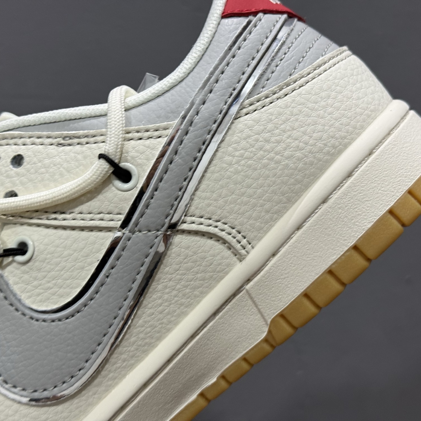 300 Supreme x Nike Dunk Low 绑带米白灰勾 FC1688-215