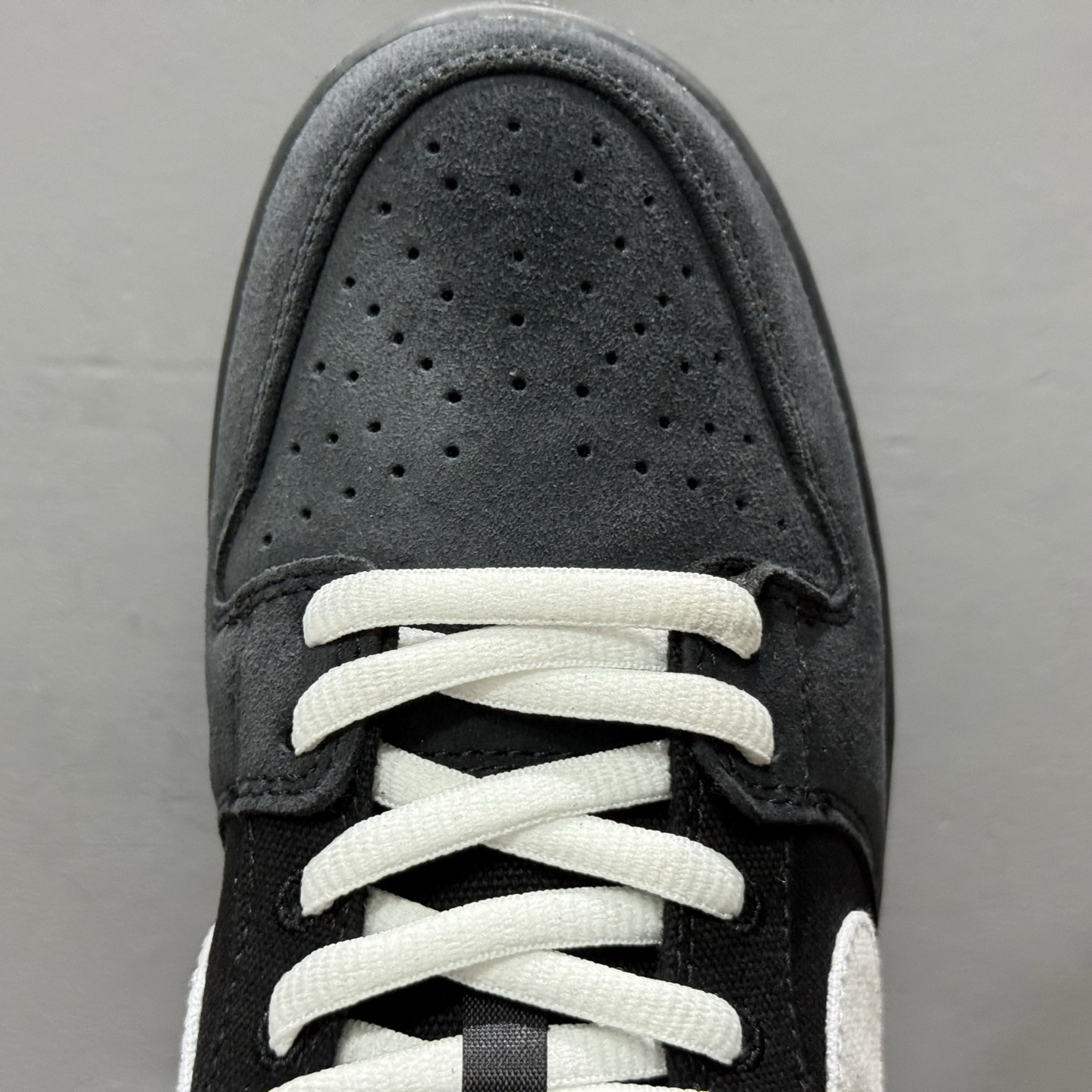 220 NIKE SB Dunk Low 黑红帆布 FN5880-001