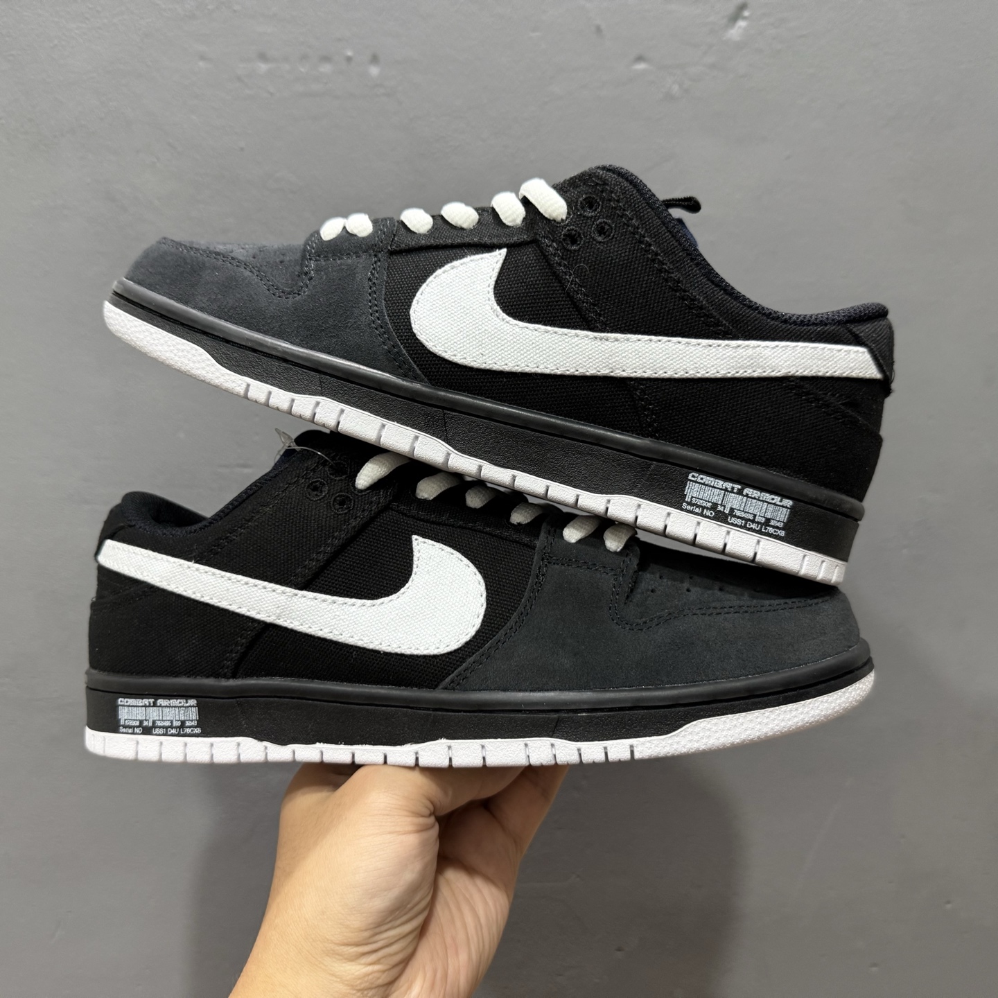 220 NIKE SB Dunk Low 黑红帆布 FN5880-001