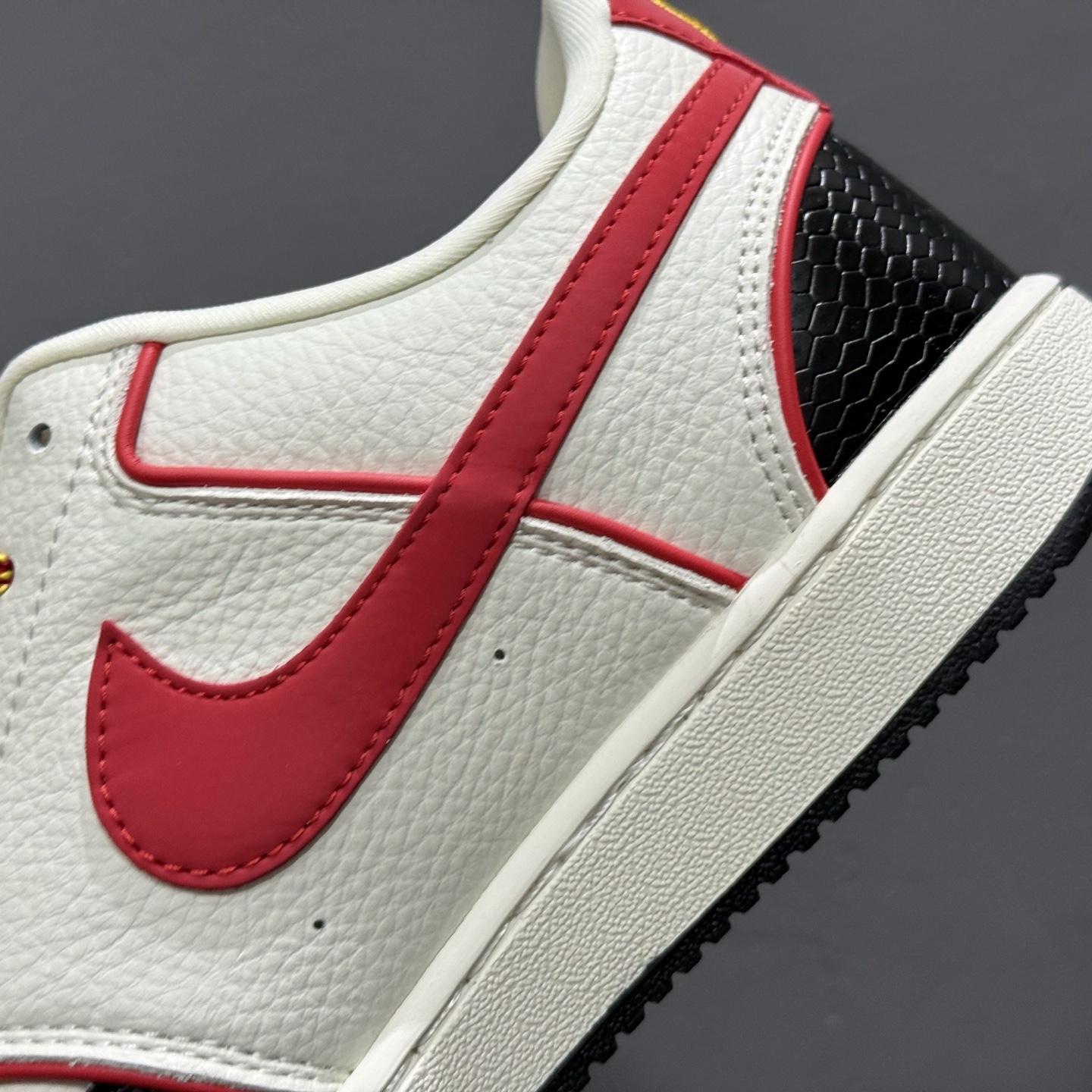 180 独家实拍Nike Court Vision Low 蛇年限定休闲运动板鞋 FD5188-130