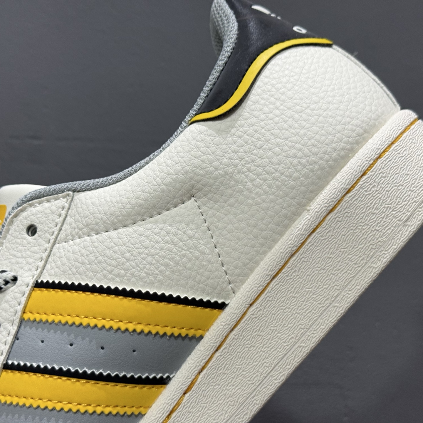 240 独家实拍D版 Adidas Originals Superstar 经典贝壳头 JY8916