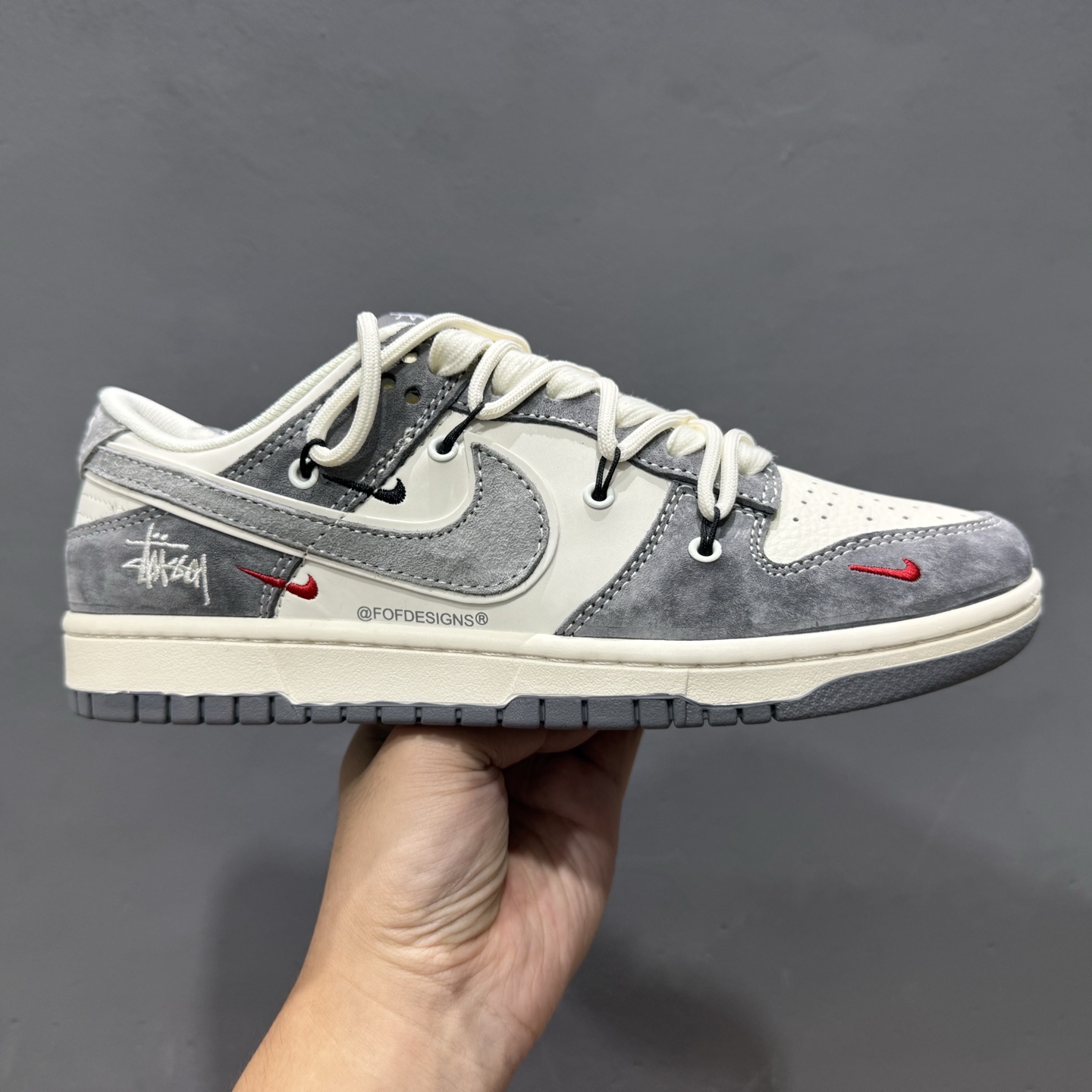 300 独家实拍Nike SB Dunk Low 斯图西联名 绑带猪八灰白灰勾 周年高端定制 低帮休闲板鞋 YX5066-328