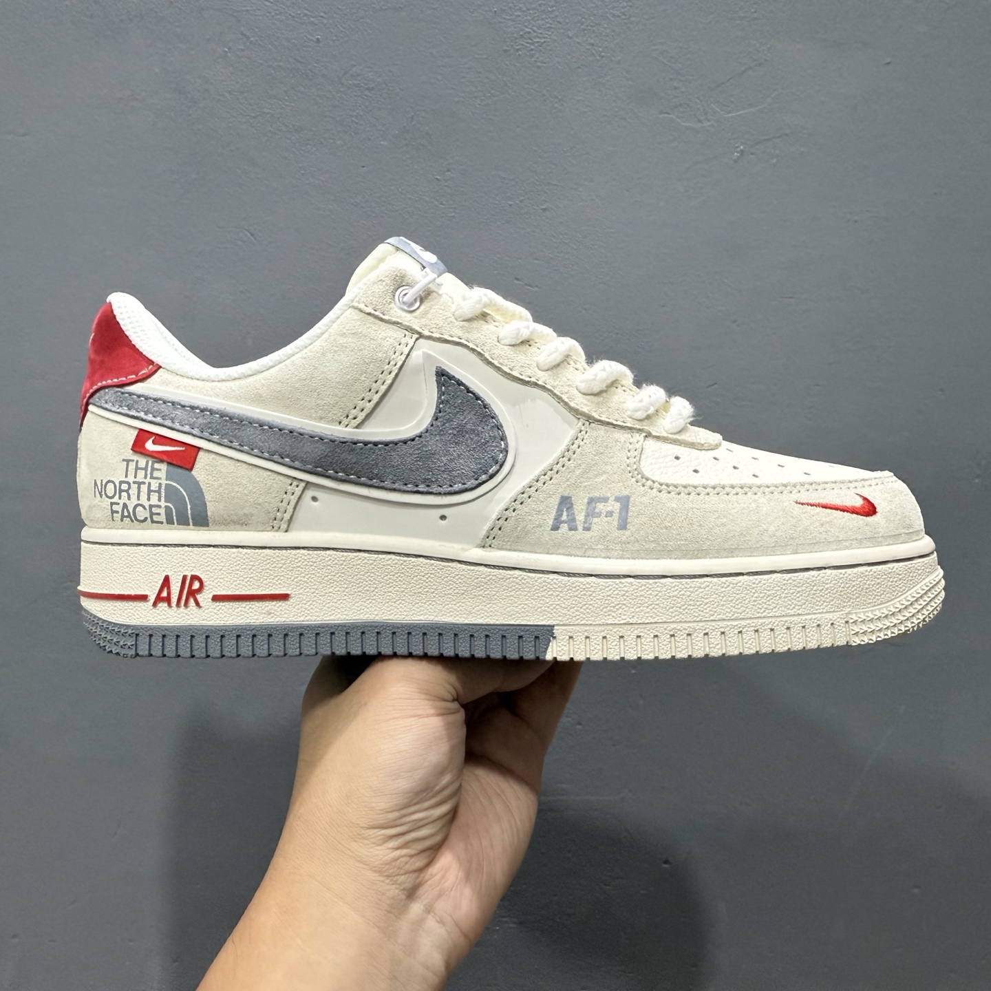 260 独家实拍Nike Air Force 1‘07 Low 北面联名 双拼灰 空军一号低帮休闲板鞋 YX5066-311