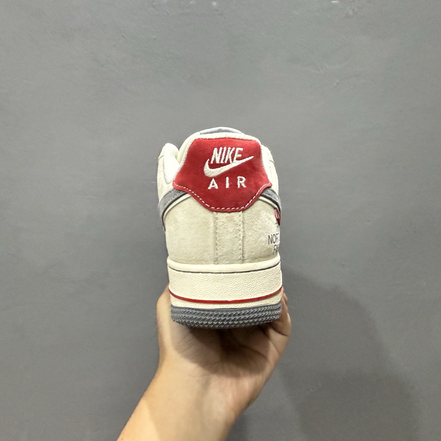 260 独家实拍Nike Air Force 1‘07 Low 北面联名 双拼灰 空军一号低帮休闲板鞋 YX5066-311