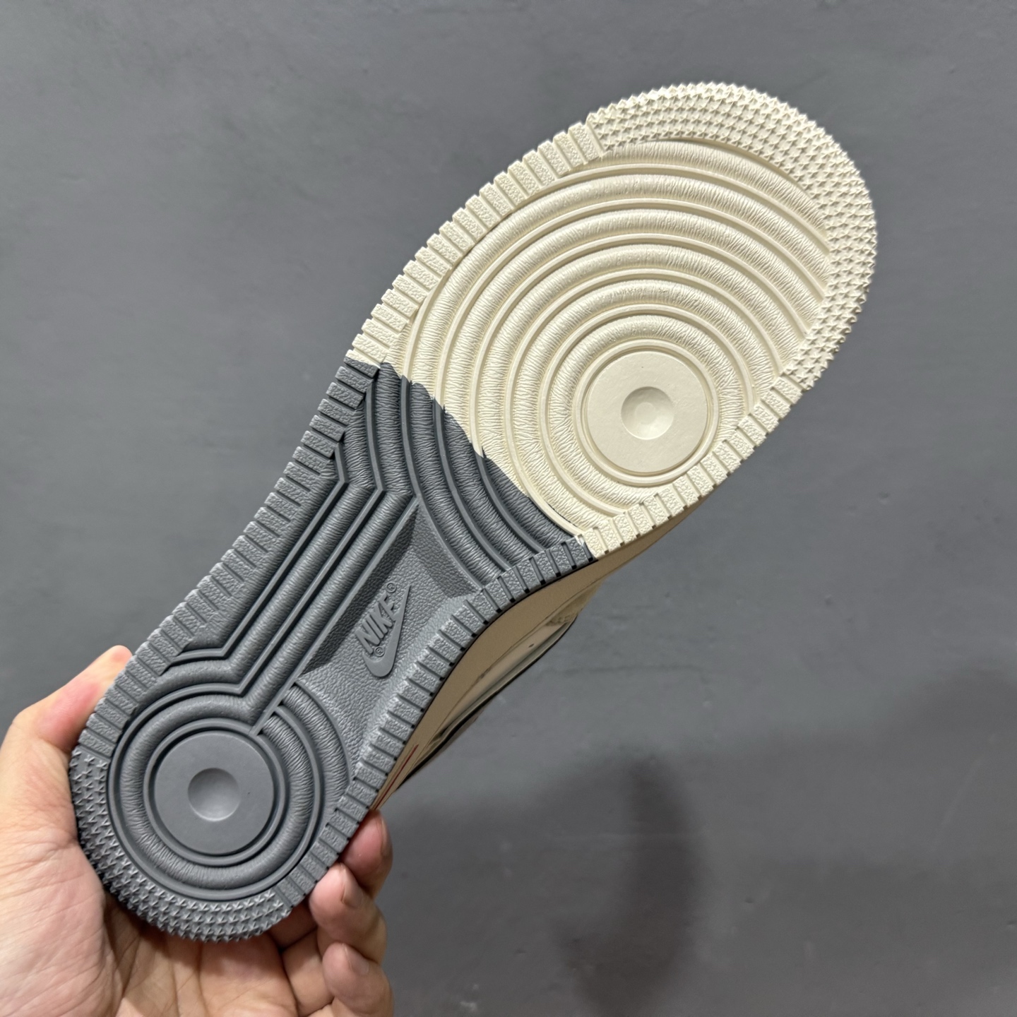 260 独家实拍Nike Air Force 1‘07 Low 北面联名 双拼灰 空军一号低帮休闲板鞋 YX5066-311