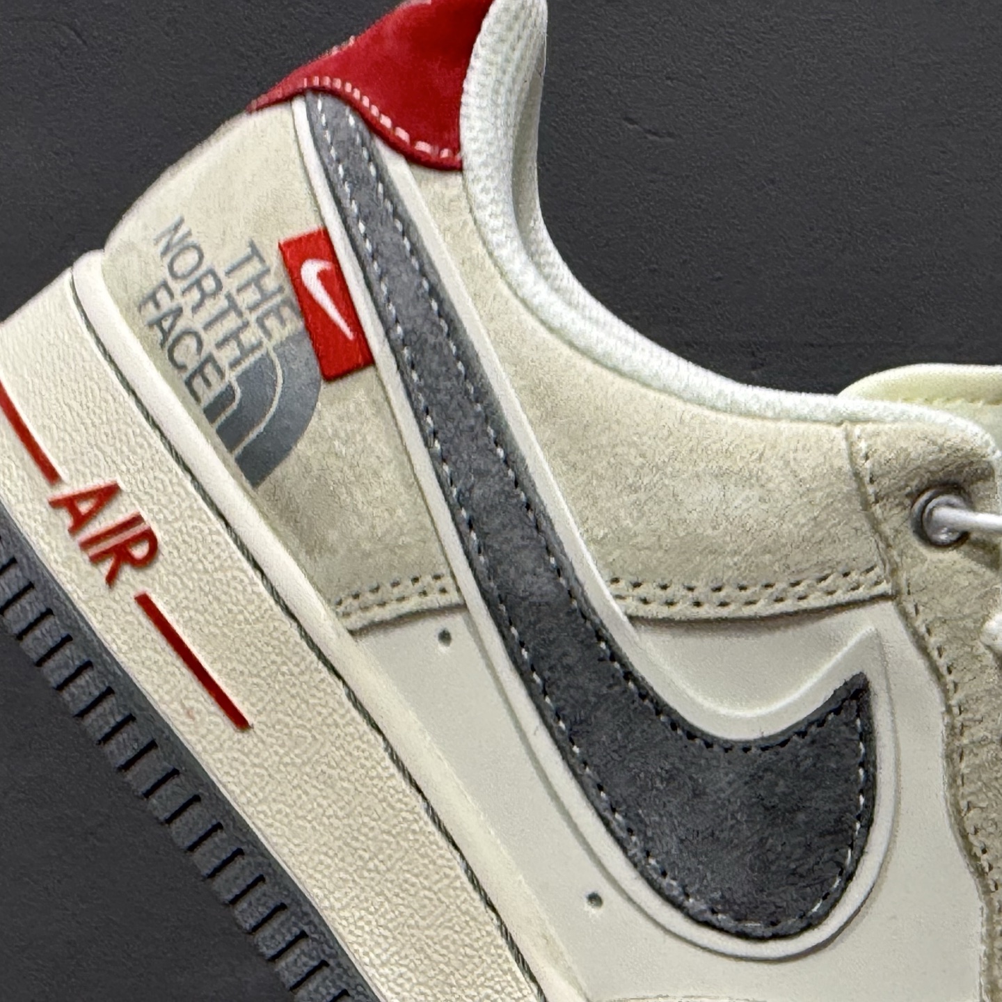 260 独家实拍Nike Air Force 1‘07 Low 北面联名 双拼灰 空军一号低帮休闲板鞋 YX5066-311