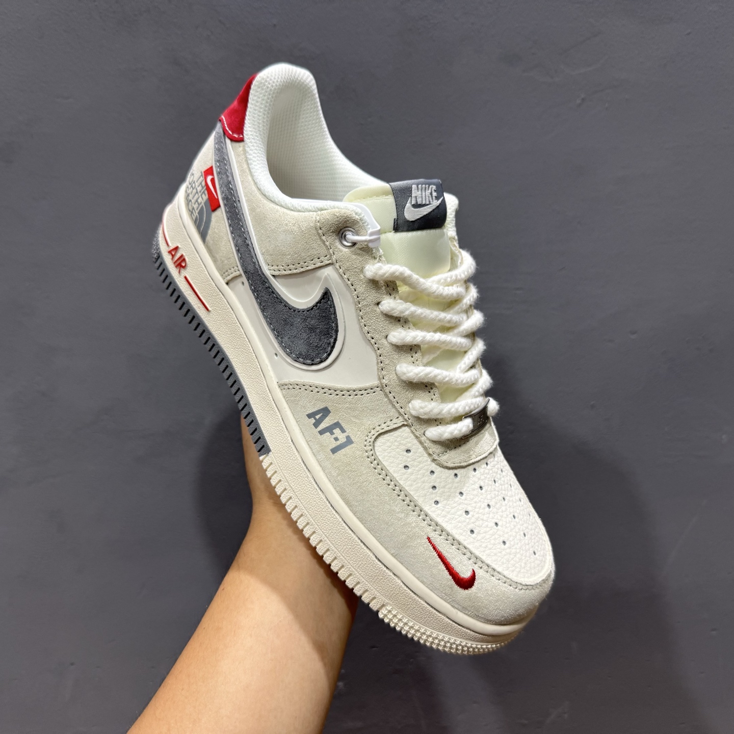 260 独家实拍Nike Air Force 1‘07 Low 北面联名 双拼灰 空军一号低帮休闲板鞋 YX5066-311