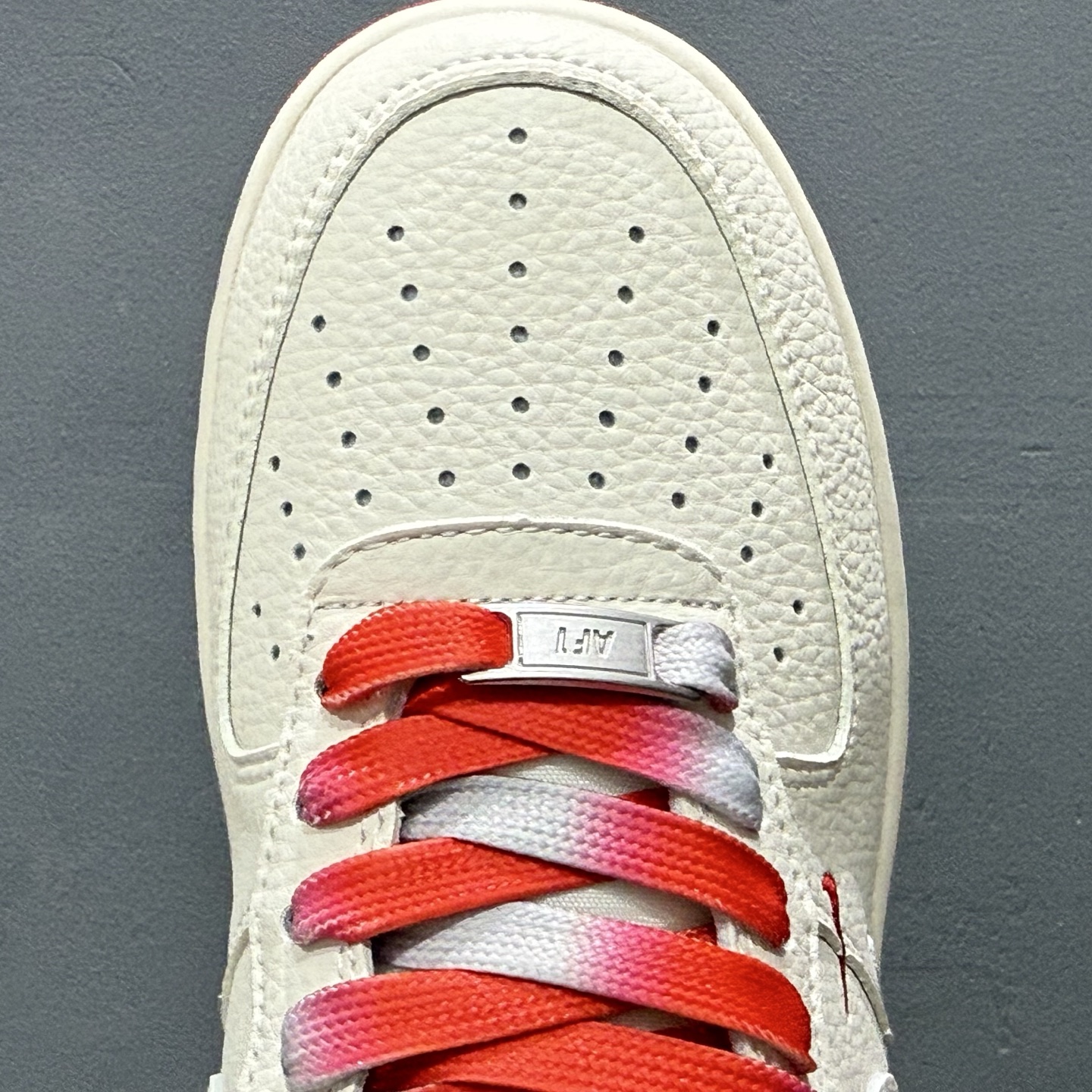 260 独家实拍Nike Air Force 1‘07 Low Supreme联名 双拼红灰 空军一号低帮休闲板鞋 XX3168-157