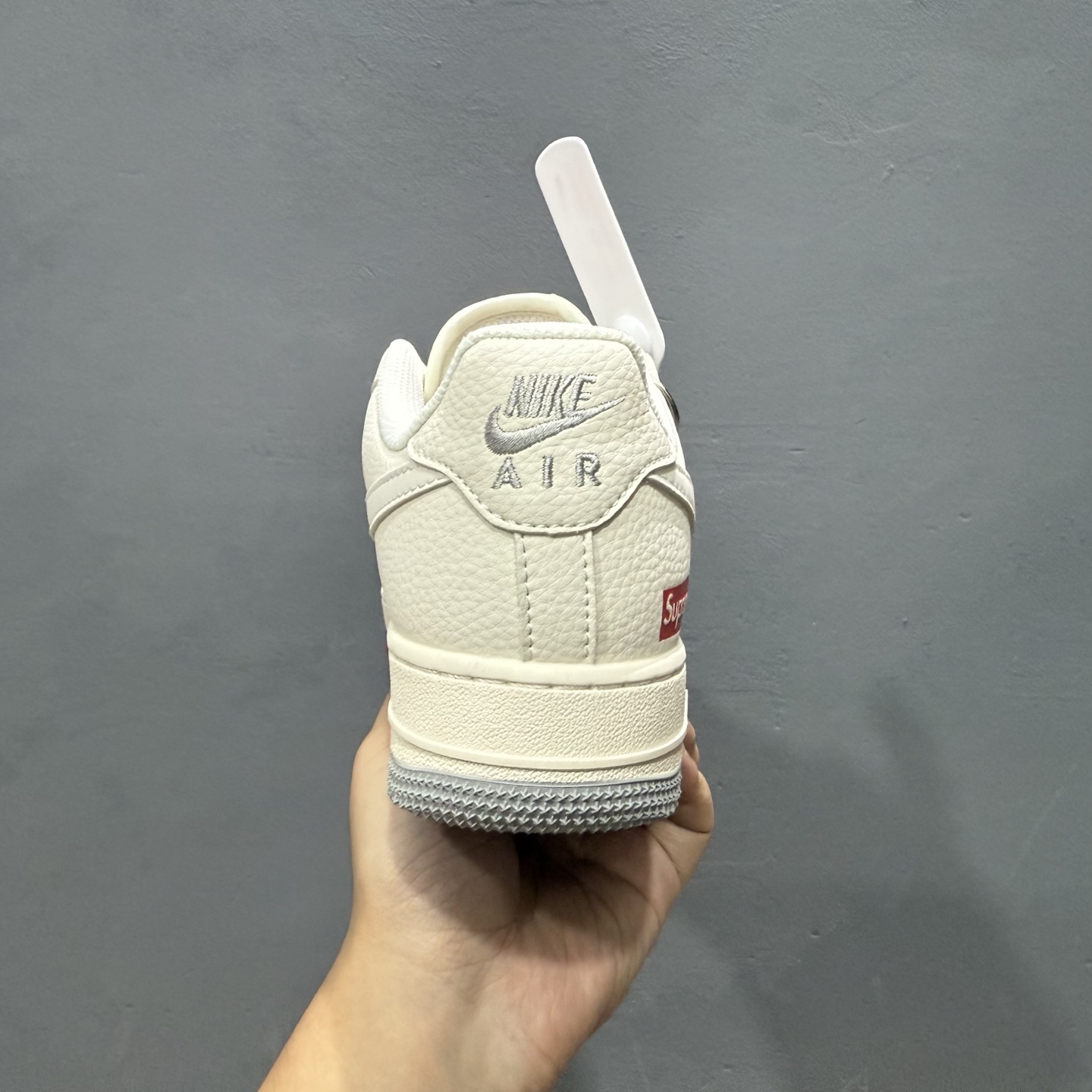 260 独家实拍Nike Air Force 1‘07 Low Supreme联名 双拼红灰 空军一号低帮休闲板鞋 XX3168-157