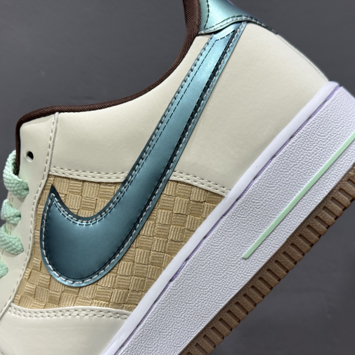 200 Nike Air Force 1'07 Low 空军一号低帮休闲板鞋 IB5722-100