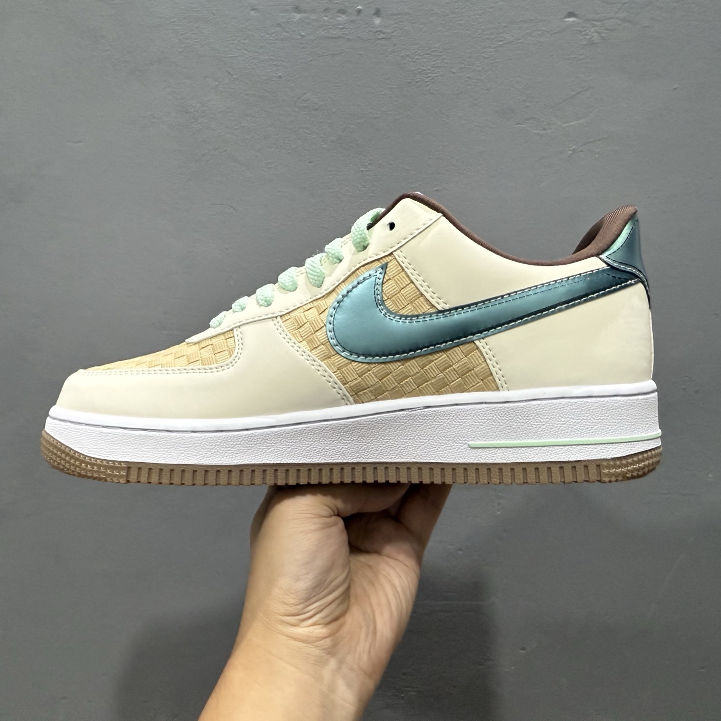 200 Nike Air Force 1'07 Low 空军一号低帮休闲板鞋 IB5722-100