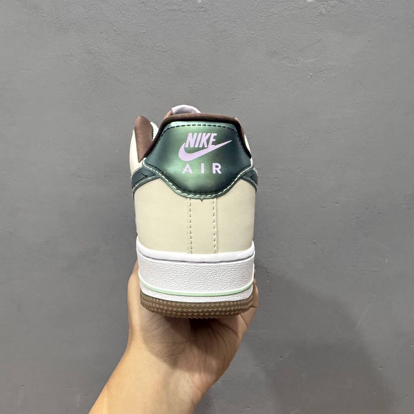 200 Nike Air Force 1'07 Low 空军一号低帮休闲板鞋 IB5722-100