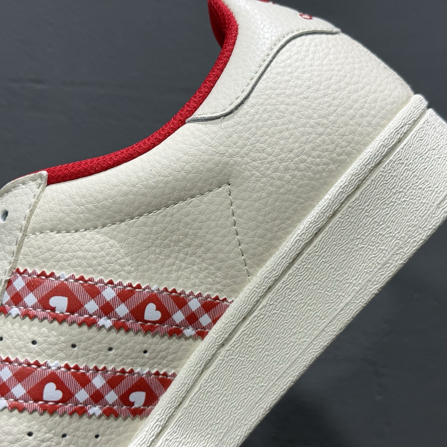 240 独家实拍Adidas Originals Superstar 经典配色 经典贝壳头 XG0002