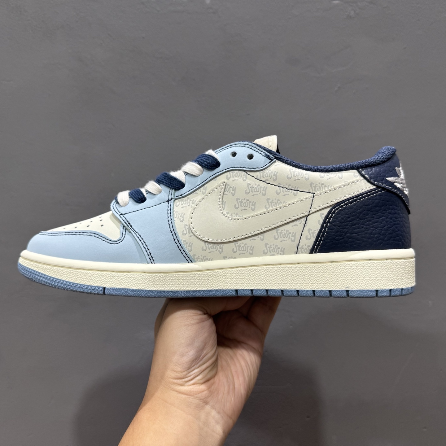 280 SC版 Travi Scott x Fragment Design x Air Jordan 1 Low OG SP AJ1 斯图西联名 白蓝拼接 低帮文化休闲板鞋 XZ5749-010
