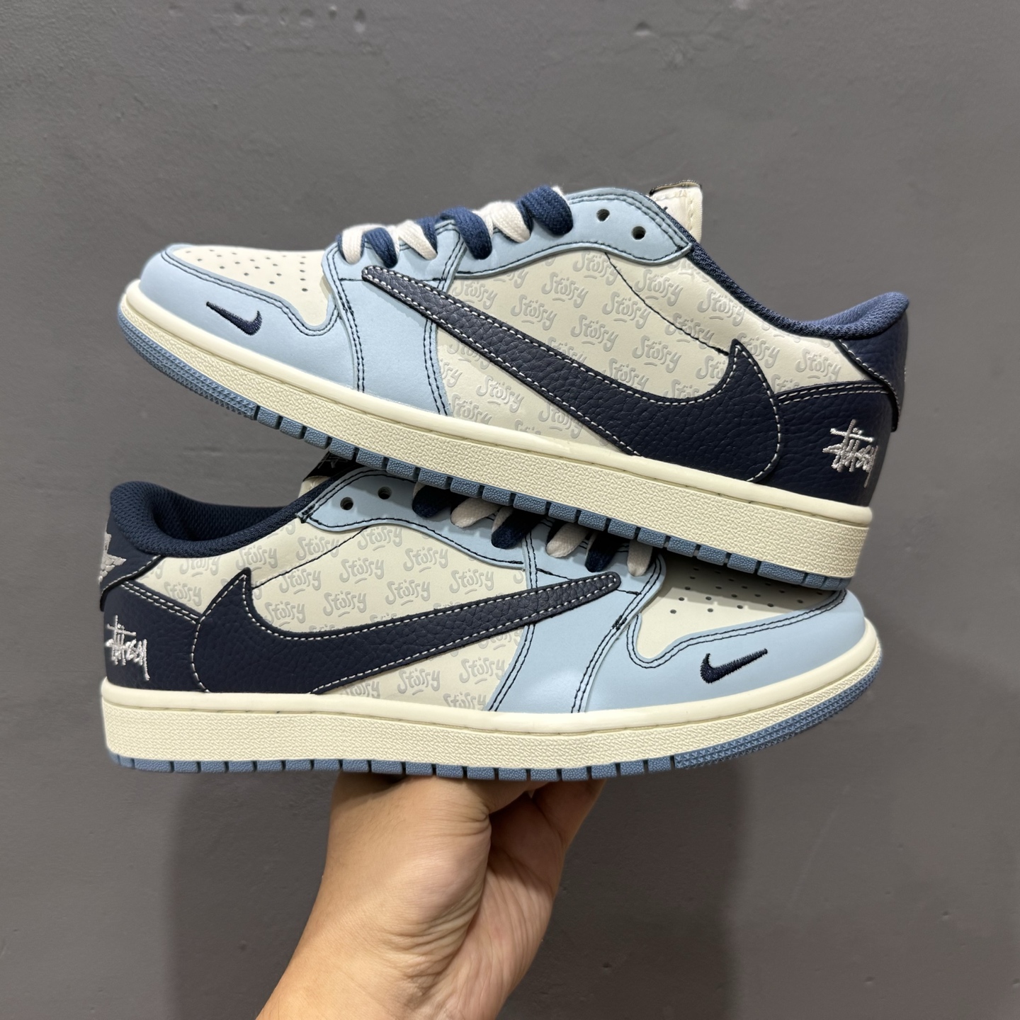 280 SC版 Travi Scott x Fragment Design x Air Jordan 1 Low OG SP AJ1 斯图西联名 白蓝拼接 低帮文化休闲板鞋 XZ5749-010