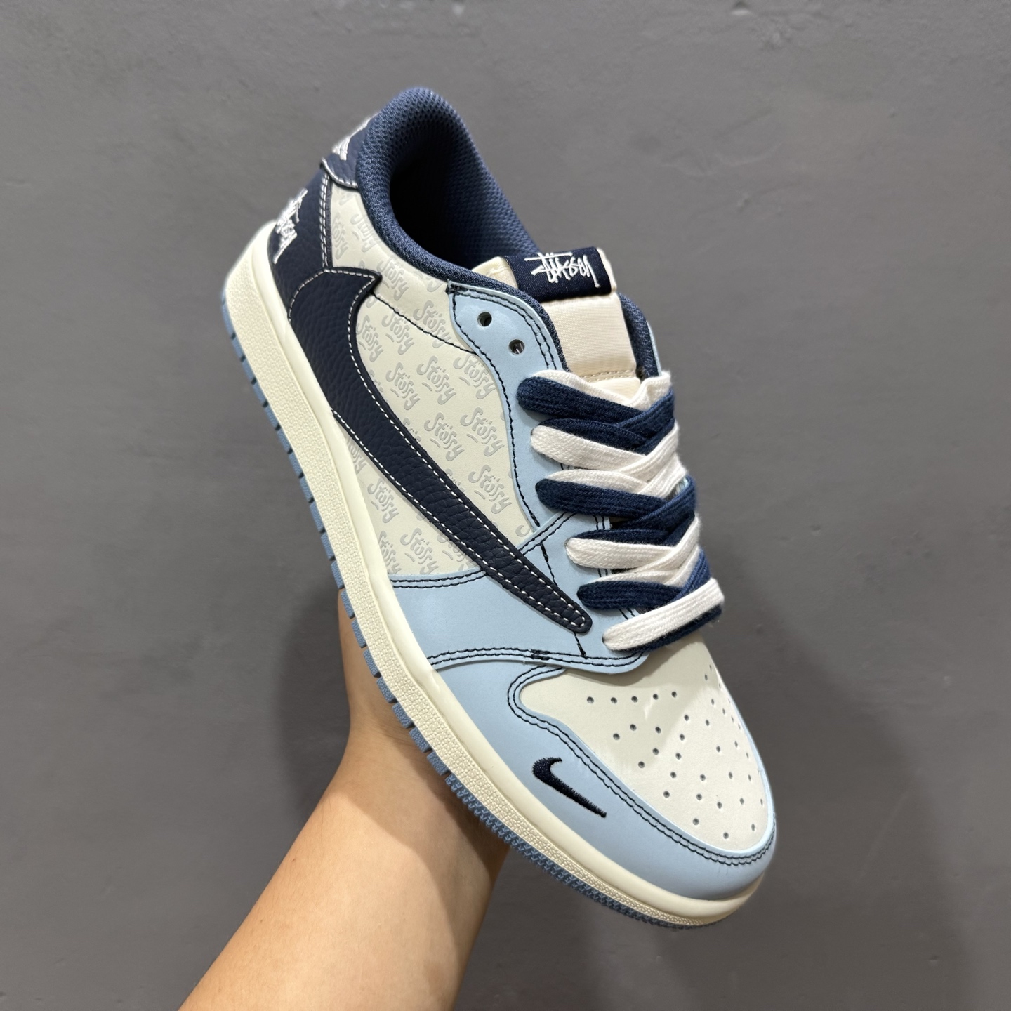 280 SC版 Travi Scott x Fragment Design x Air Jordan 1 Low OG SP AJ1 斯图西联名 白蓝拼接 低帮文化休闲板鞋 XZ5749-010