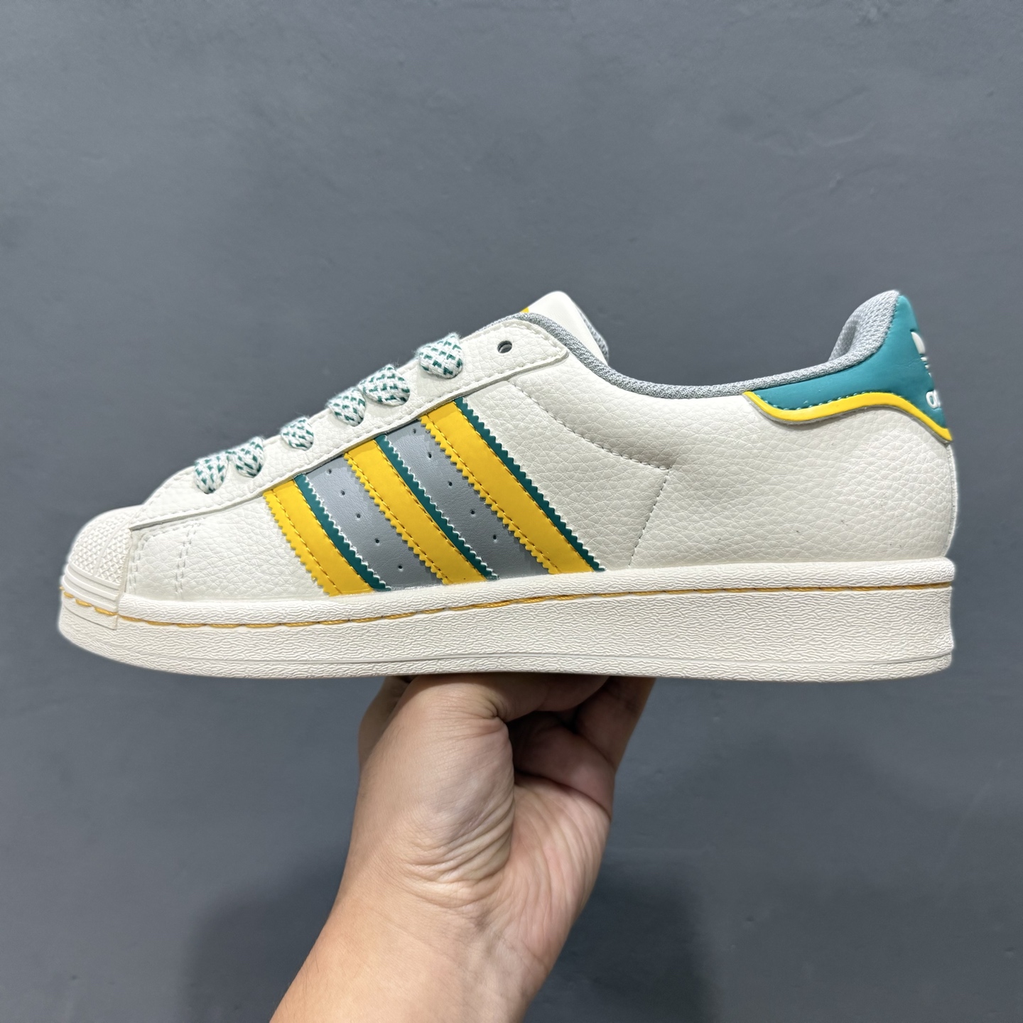 240 海外爆款限量发售！高端定制 阿迪达斯Adidas三叶草 Originals 贝壳头系列“小米su7联名“——su7白黄灰蓝”低帮经典百搭休闲运动板鞋 JY8917
