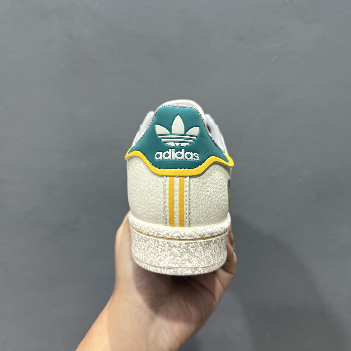 240 海外爆款限量发售！高端定制 阿迪达斯Adidas三叶草 Originals 贝壳头系列“小米su7联名“——su7白黄灰蓝”低帮经典百搭休闲运动板鞋 JY8917