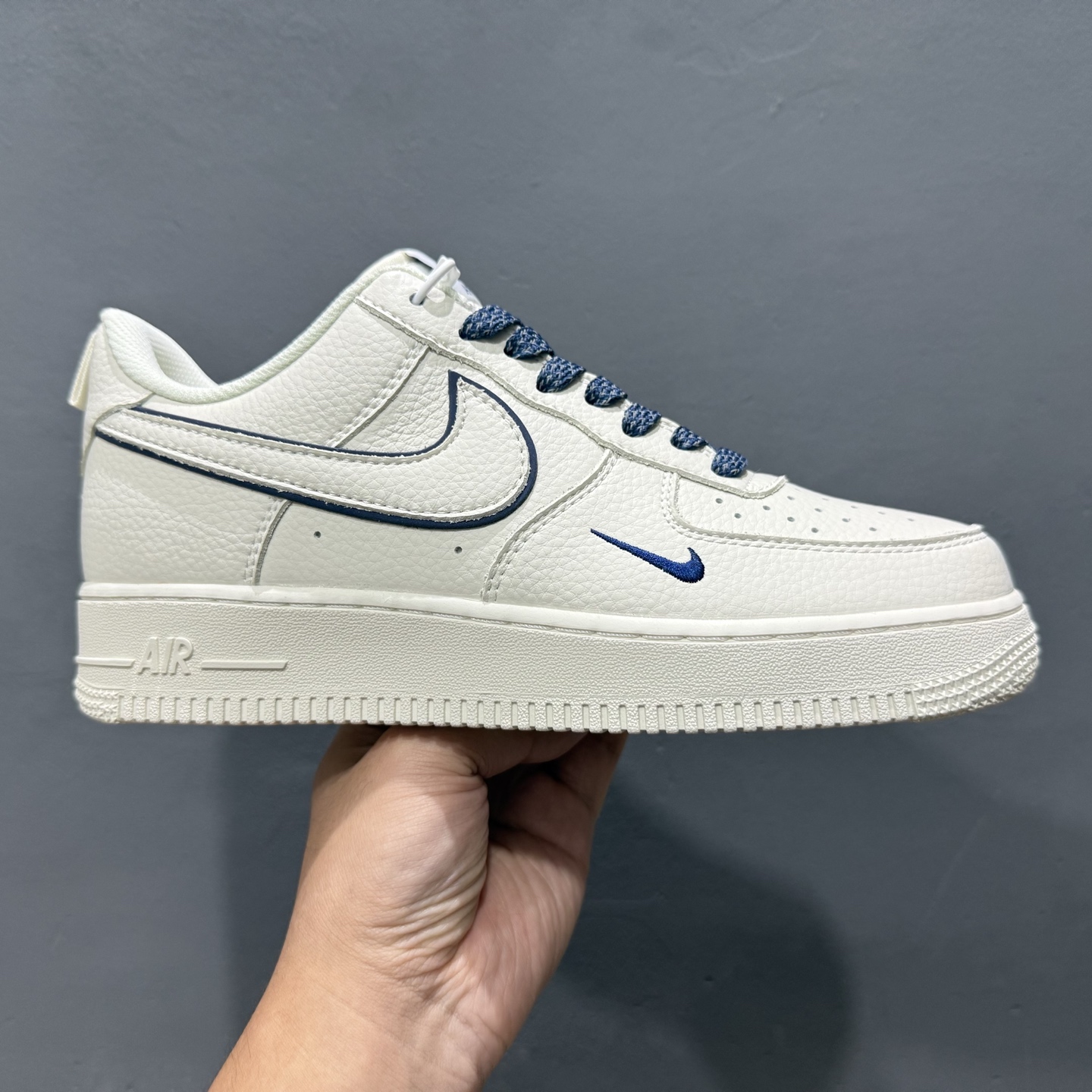 240 NIKE AIR FORCE 1‘07 LV8 MJ0319-026