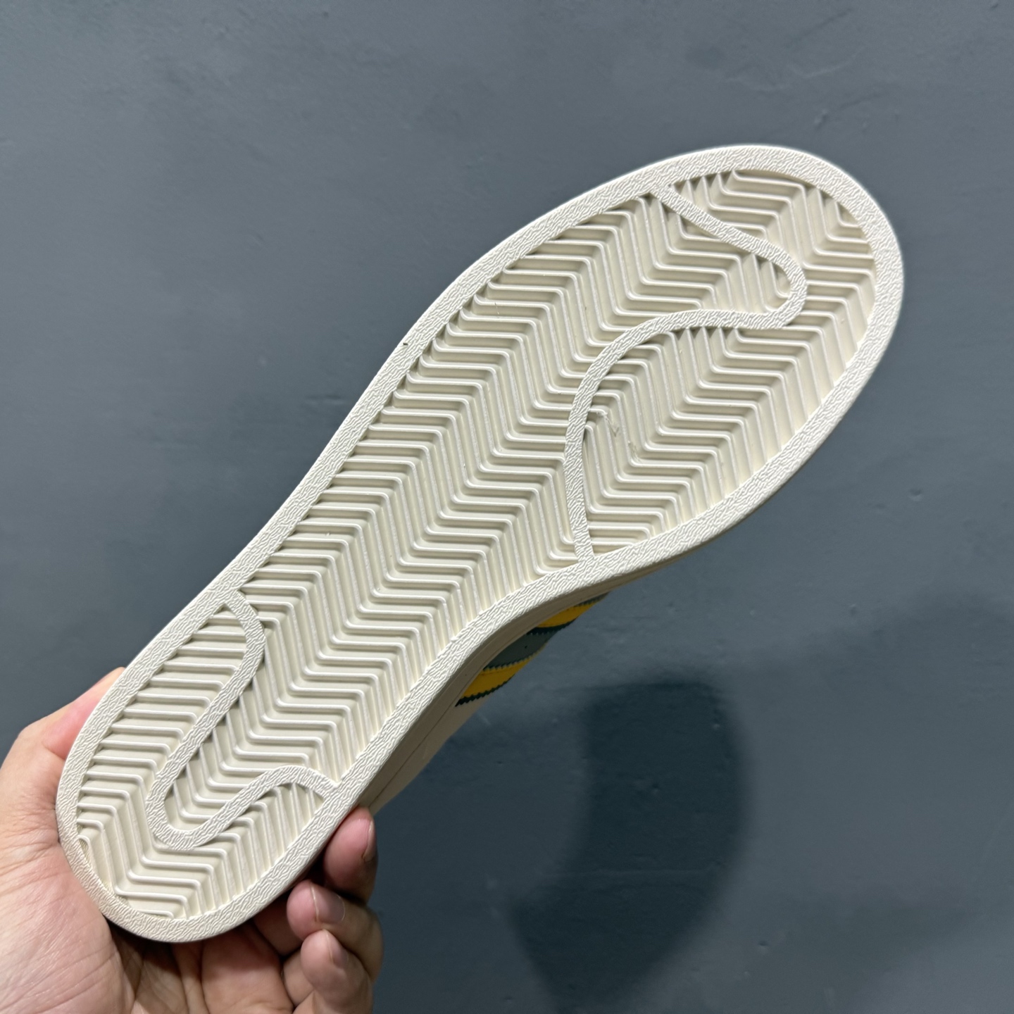 海外爆款限量发售！高端定制 阿迪达斯Adidas Originals 贝壳头系列“小米su7联名“——su7白黄灰”低帮 JY8918