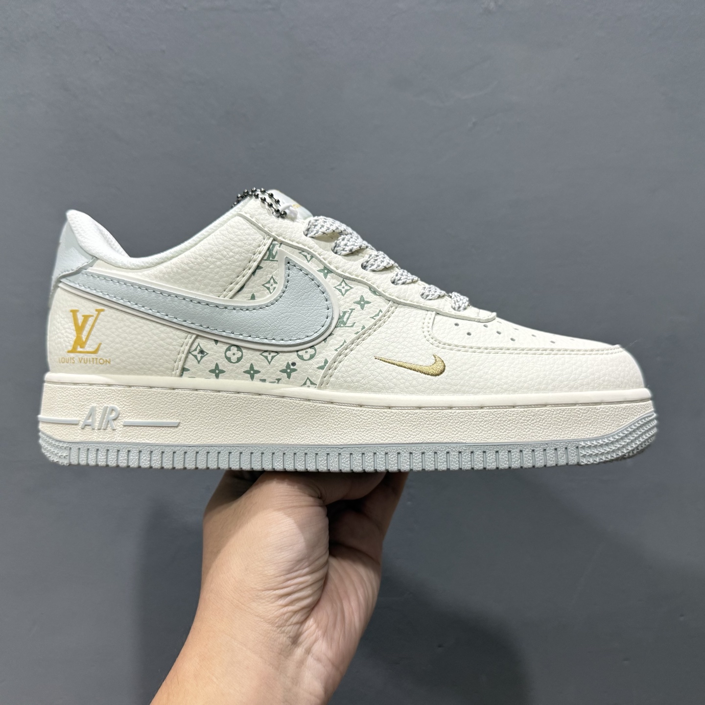 260 Nike Air Force 1'07 LV 联名 米白灰 XX3168-159