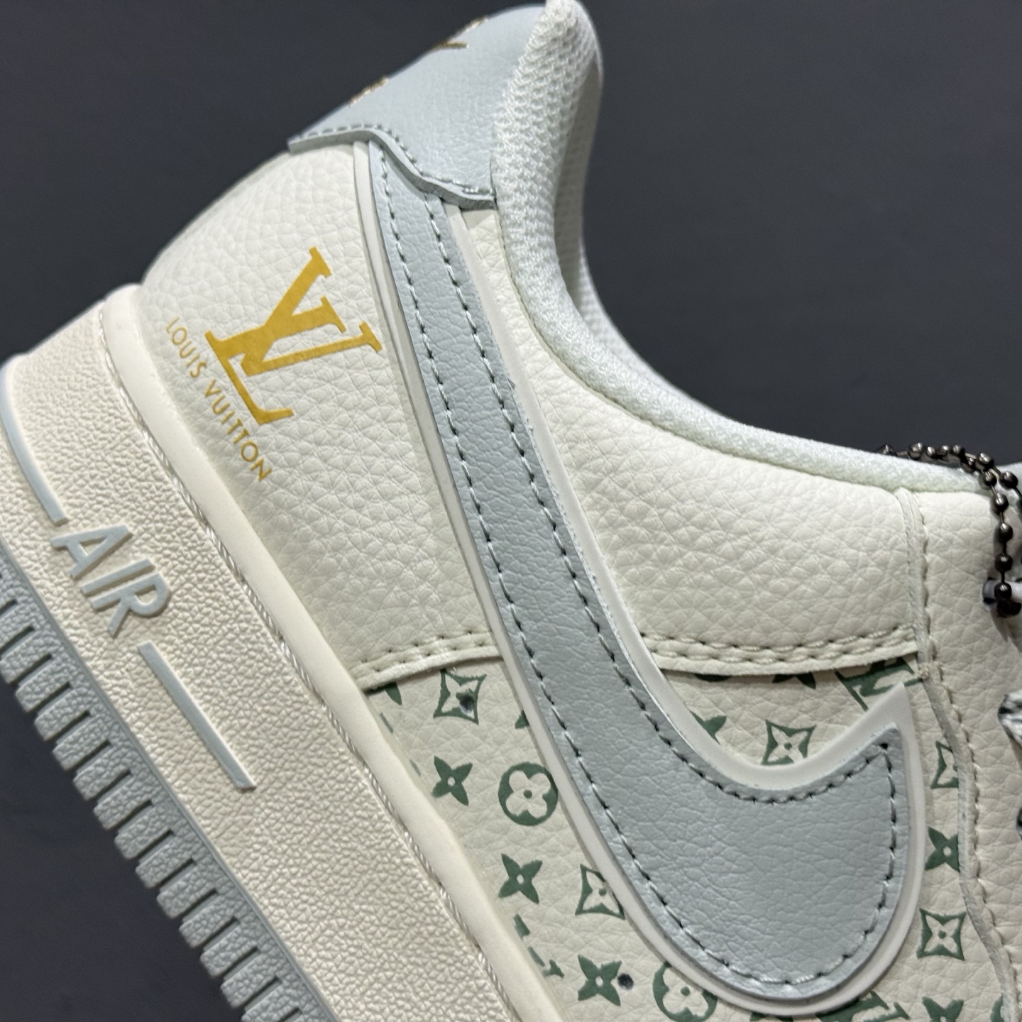 260 Nike Air Force 1'07 LV 联名 米白灰 XX3168-159
