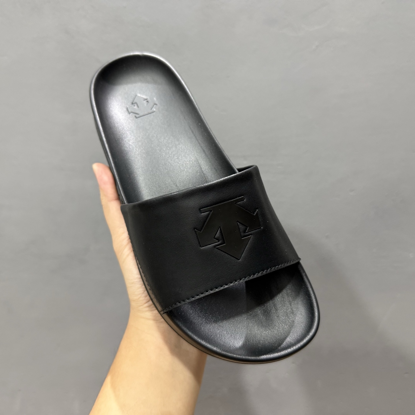180 迪桑特DESCENTE Lcing Nars 百搭柔软 防滑一字拖鞋