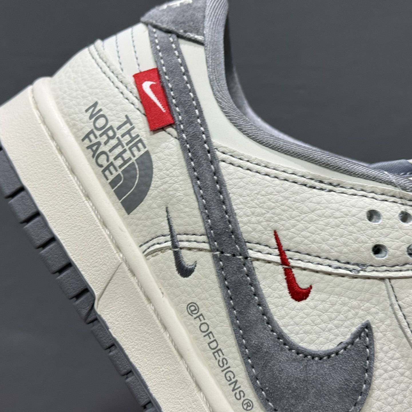 280 Nike SB Dunk Low 北面联名 米白灰勾 周年高端定制 低帮休闲板鞋 YX5066-340