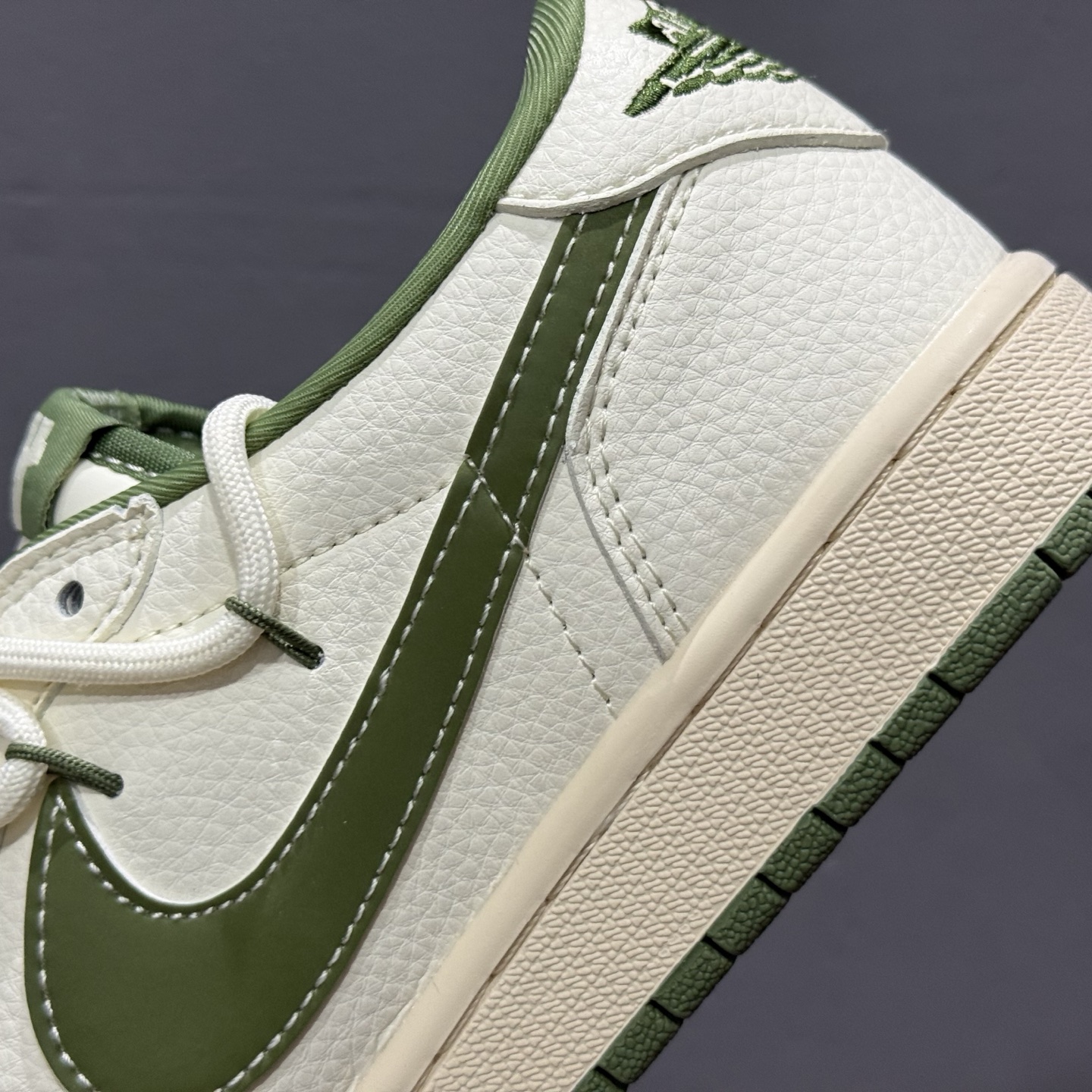 300 Travis Scott x Fragment Design x Air Jordan 1 Low OG SP AJ1 UN联名 绿鬼脸抽绳 低帮文化休闲板鞋 DM6868-097