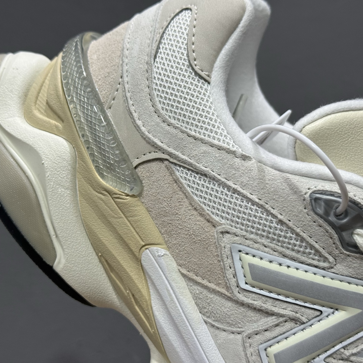 240 大厂出品 New Balance NB 9060米色 U9060WHT