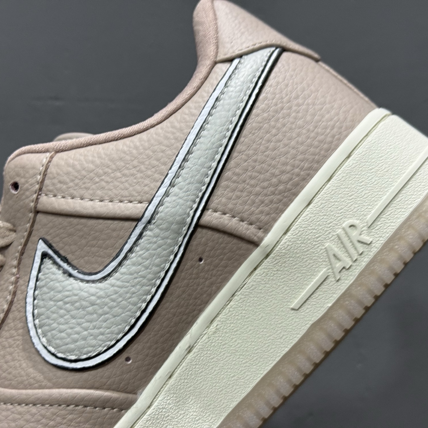220 Ma Maniére x Nike Air Force 1'07 Low 联名款 空军一号低帮休闲板鞋 HF4084-200
