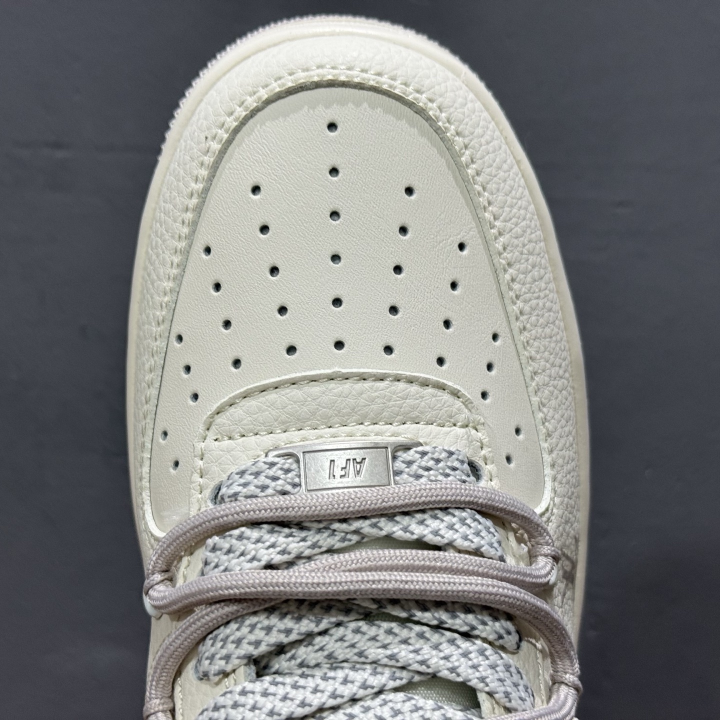 260 Nike Air Force 1'07 LV 联名 米白灰 DM6868-095