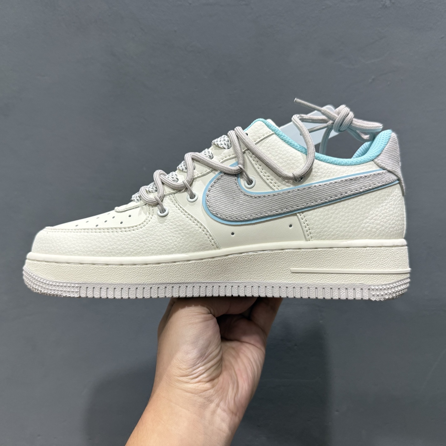 260 Nike Air Force 1'07 LV 联名 米白灰 DM6868-095