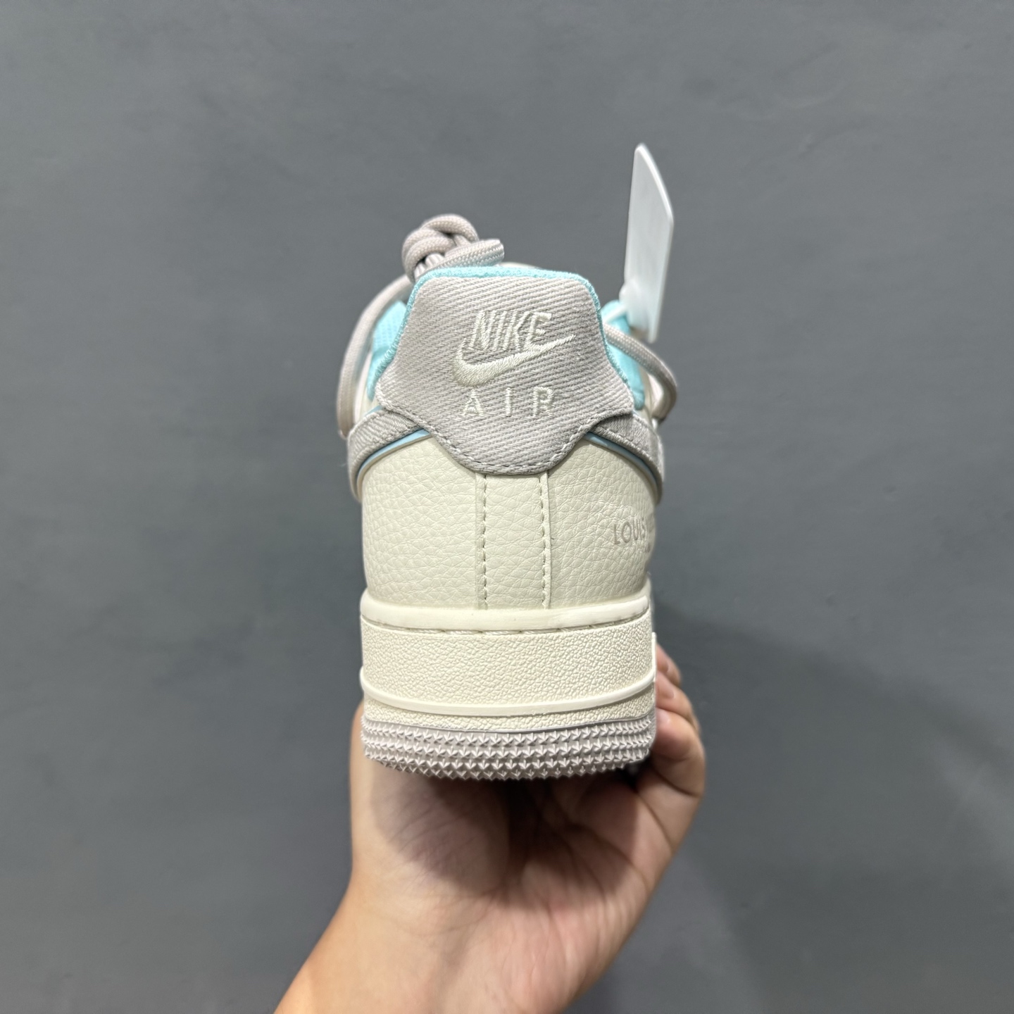 260 Nike Air Force 1'07 LV 联名 米白灰 DM6868-095