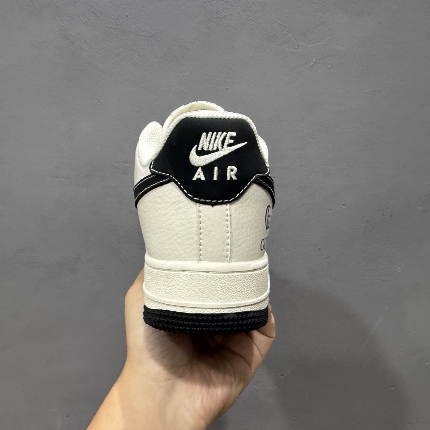 260 Nike Air Force 1'07 GUCCI 联名 米白黑 CS5288-009