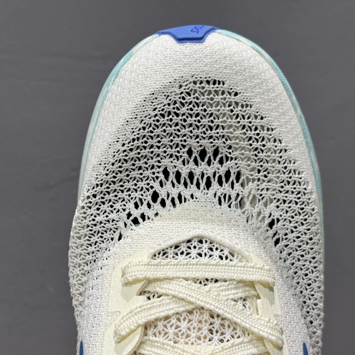 250 Brooks Hyperion Elite 4 PB 布鲁克斯龙卷风4 休闲透气缓震运动鞋 1000531
