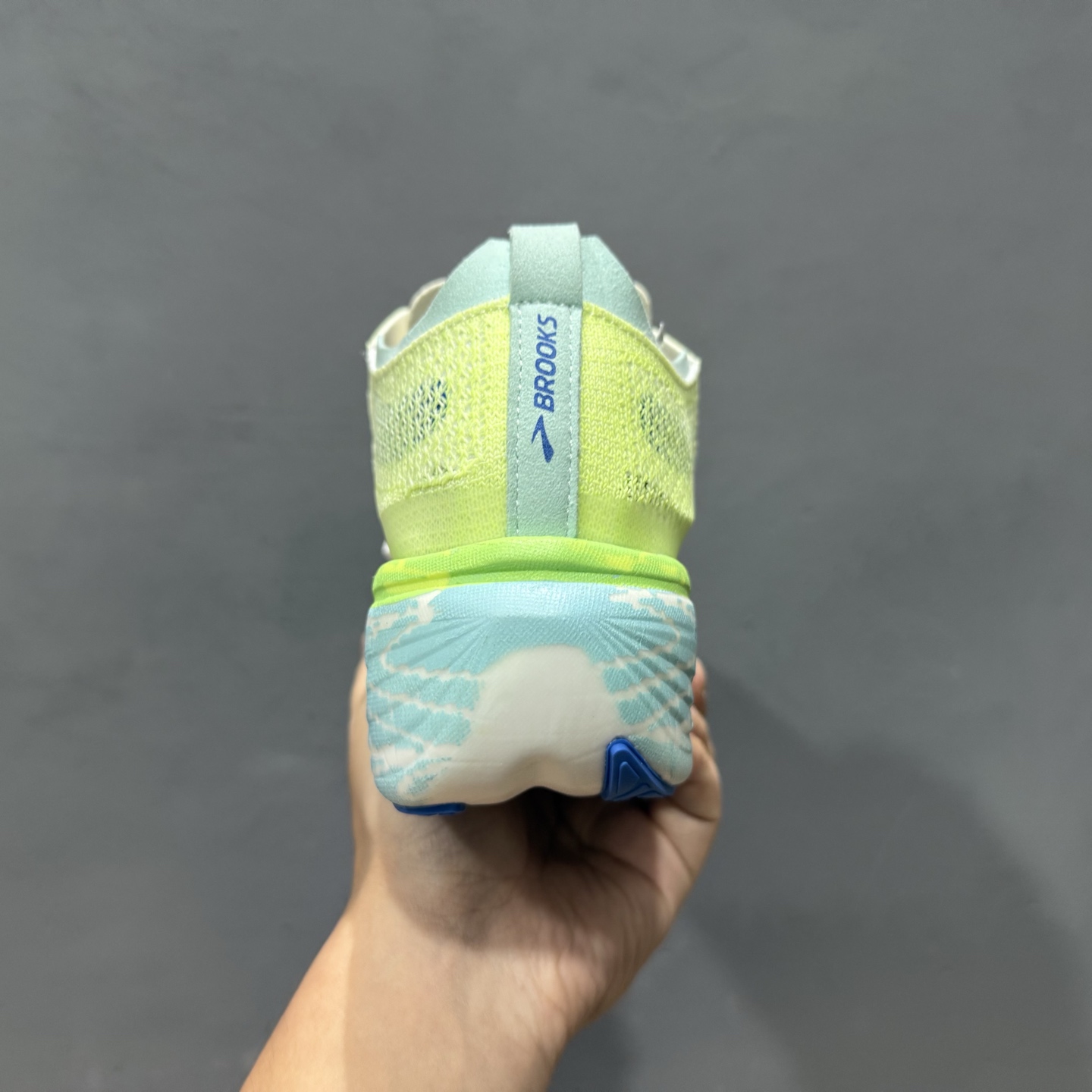250 Brooks Hyperion Elite 4 PB 布鲁克斯龙卷风4 休闲透气缓震运动鞋 1000531