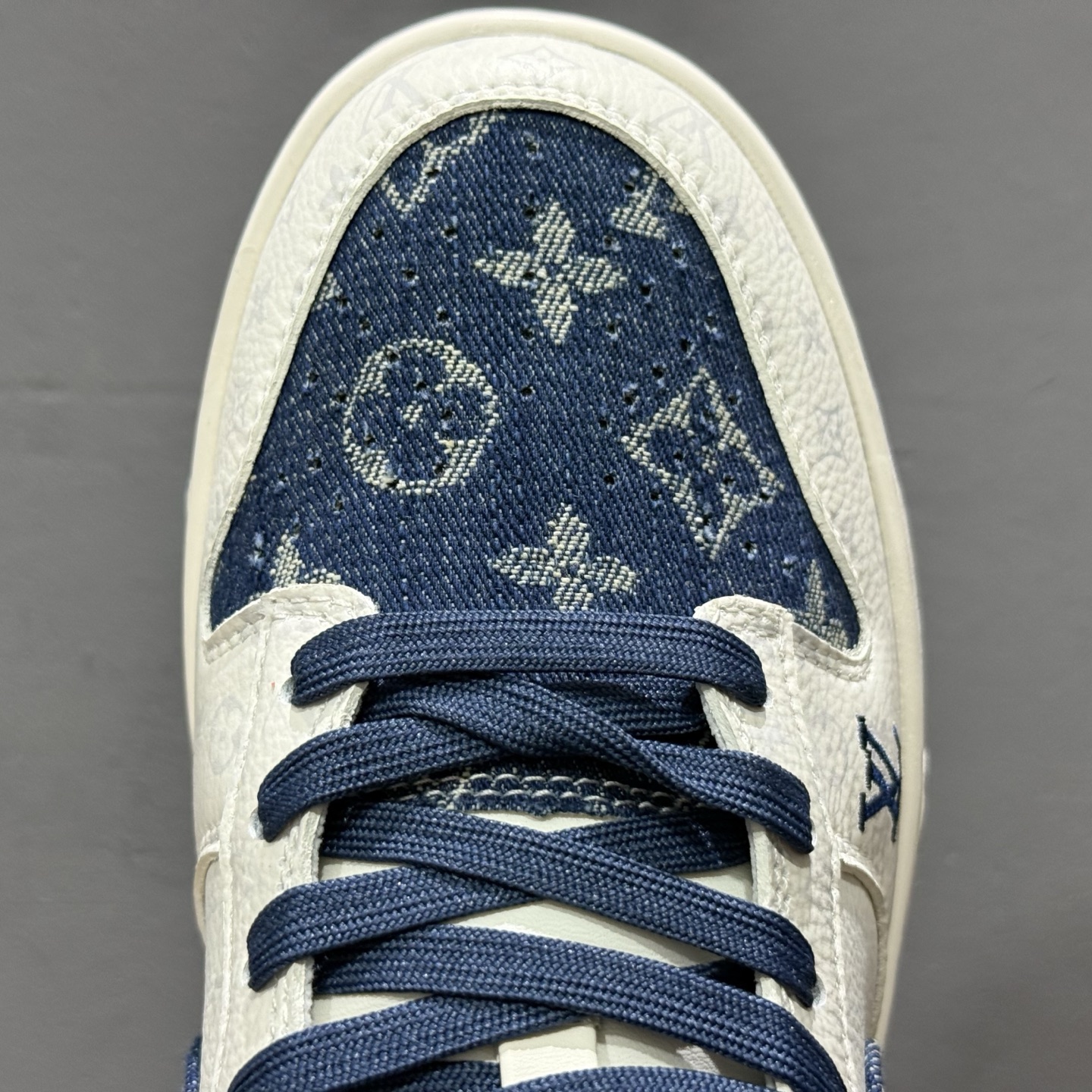 300 SC版 Nike SB Dunk Low LV联名 蓝色牛仔 周年高端定制 低帮休闲板鞋 SC9772-802