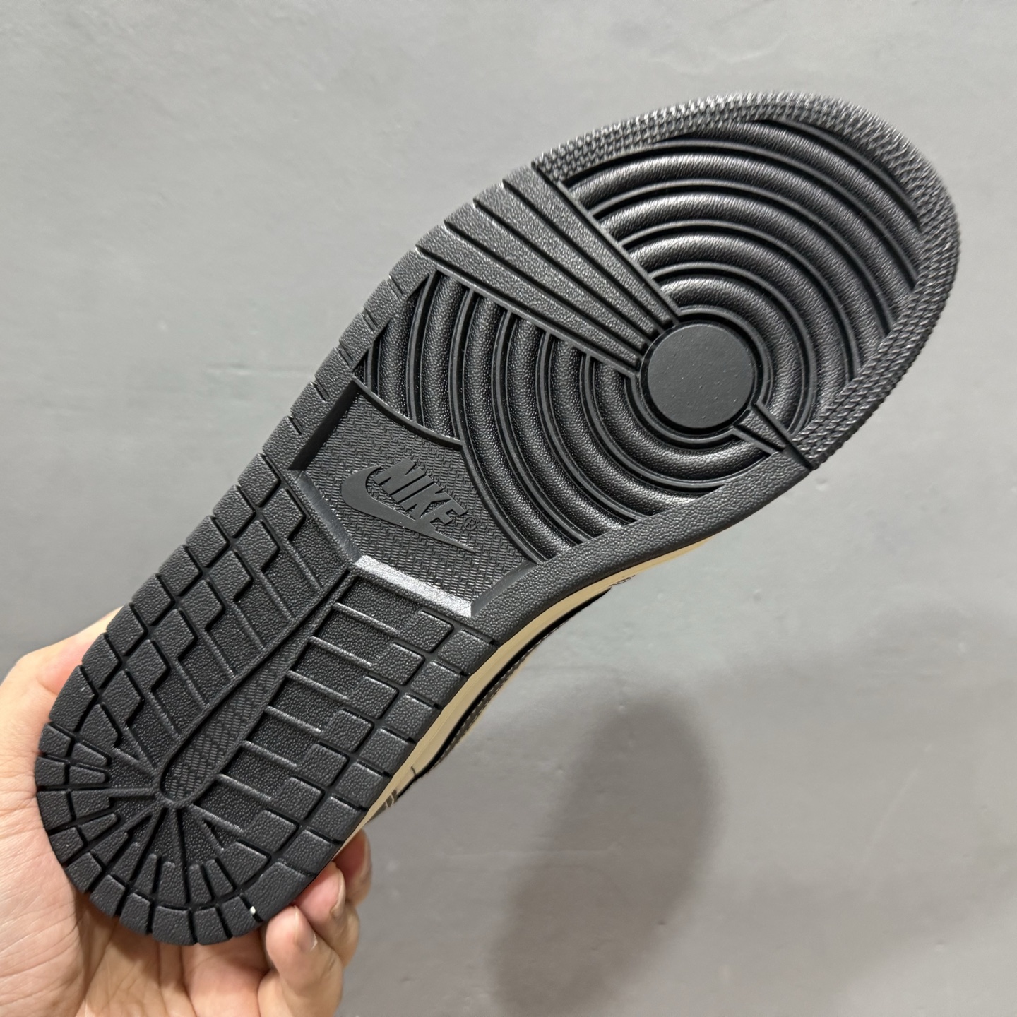 280 SC版 Travis Scott x Fragment Design x Air Jordan 1 Low OG SP AJ1 暴力熊联名 黑白小红勾 低帮文化休闲板鞋 XZ5749-004