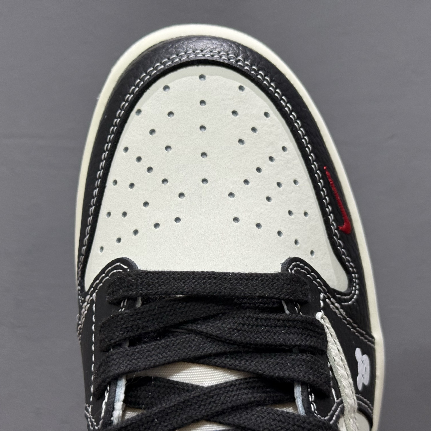 280 SC版 Travis Scott x Fragment Design x Air Jordan 1 Low OG SP AJ1 暴力熊联名 黑白小红勾 低帮文化休闲板鞋 XZ5749-004