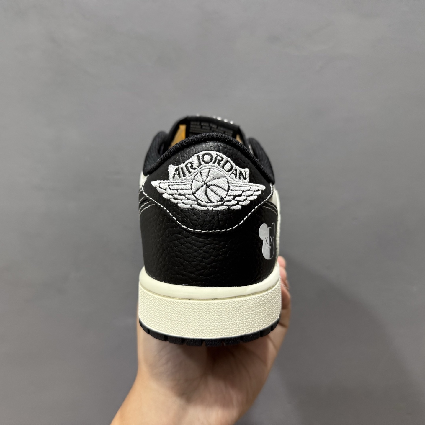 280 SC版 Travis Scott x Fragment Design x Air Jordan 1 Low OG SP AJ1 暴力熊联名 黑白小红勾 低帮文化休闲板鞋 XZ5749-004