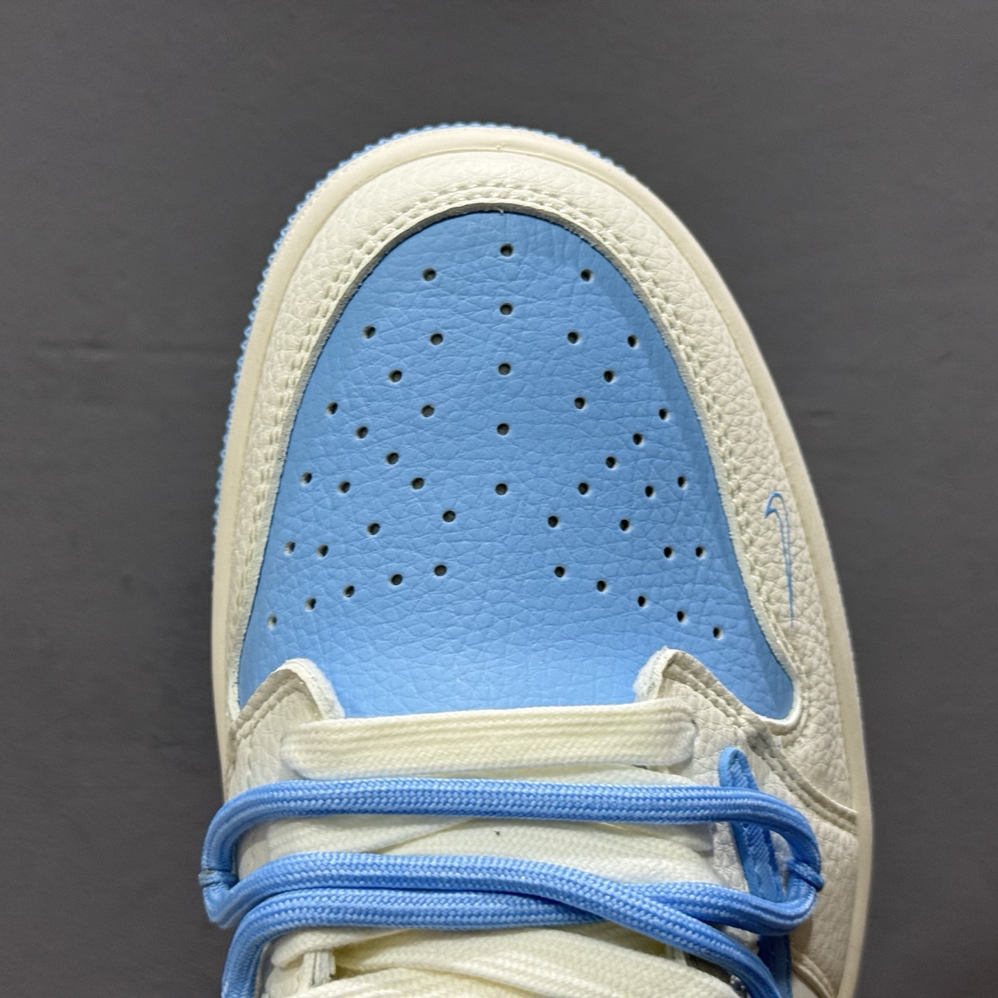 Travis Scott x Fragment Design x Air Jordan 1 Low OG SP AJ1 LV联名 天蓝抽绳 低帮文化休闲板鞋 DM6868-107