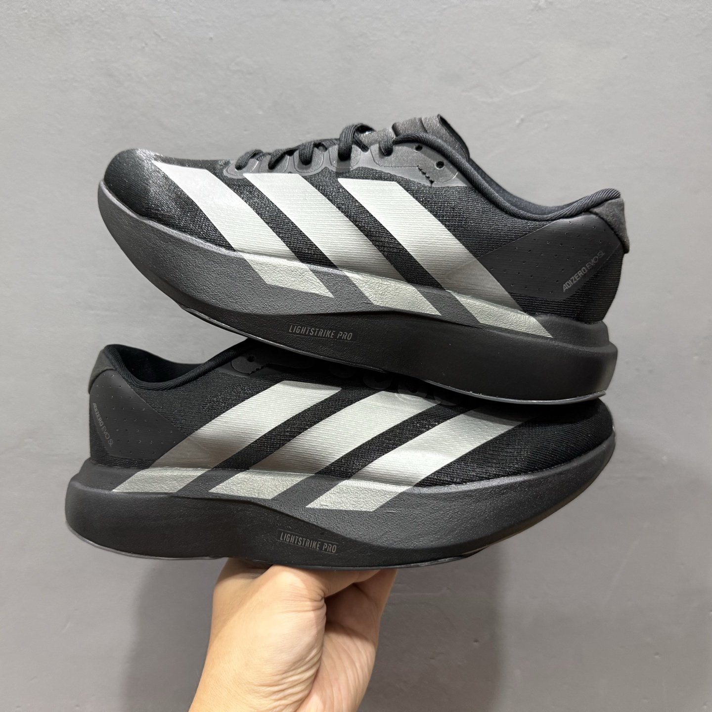 adidas Adizero Evo SL 白红色 阿迪超轻透气缓震跑鞋 JS7147
