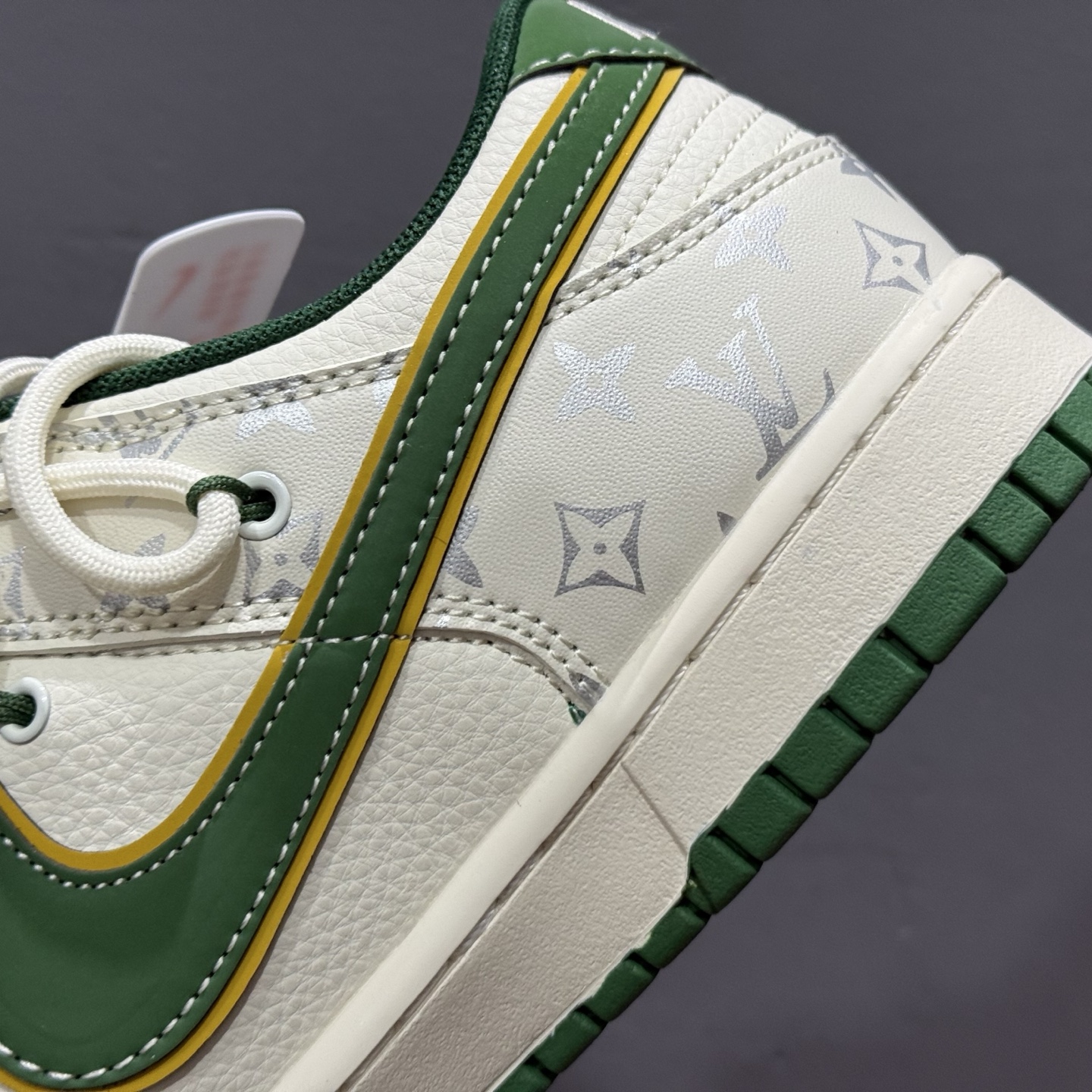 Nike SB Dunk Low LV联名 绑带绿勾 周年高端定制 低帮休闲板鞋 DM6868-103