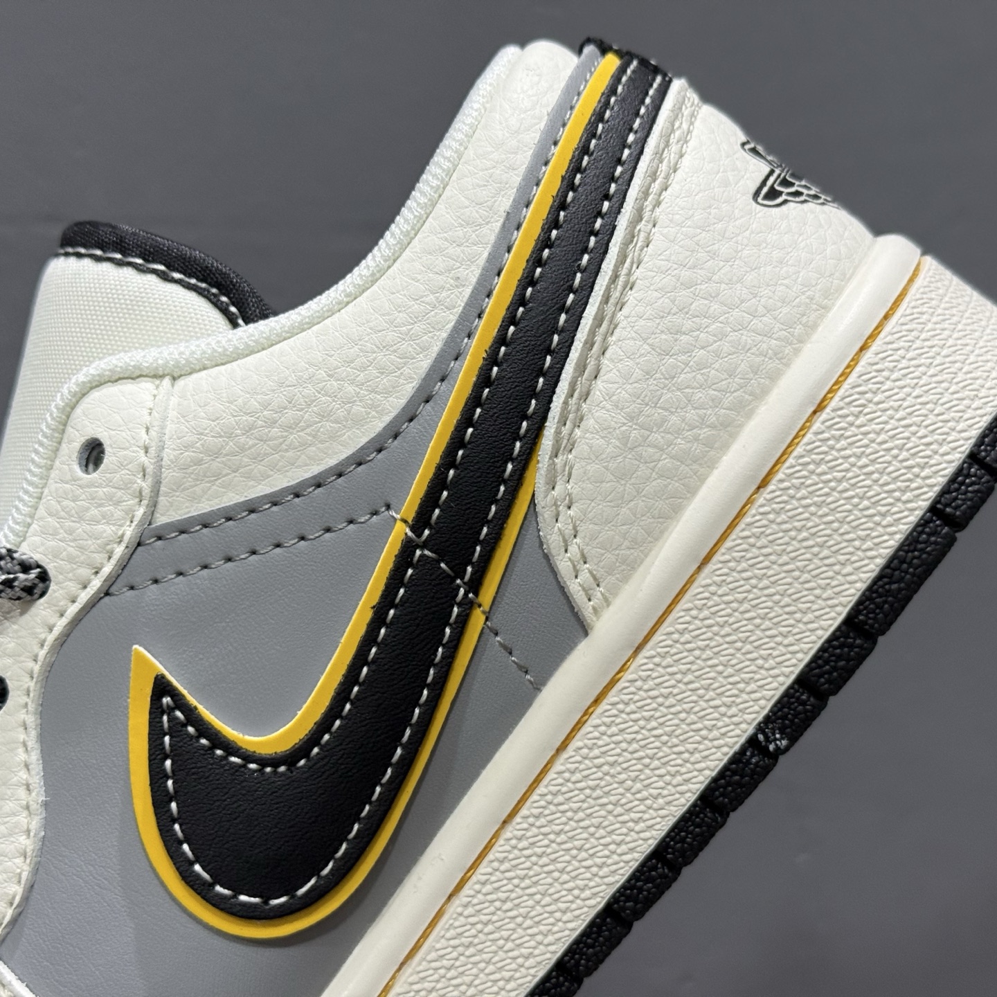 Air Jordan 1 Low AJ1 乔1 小米 SU7Ulltru 高端定制 低帮复古篮球鞋 XX3168-198