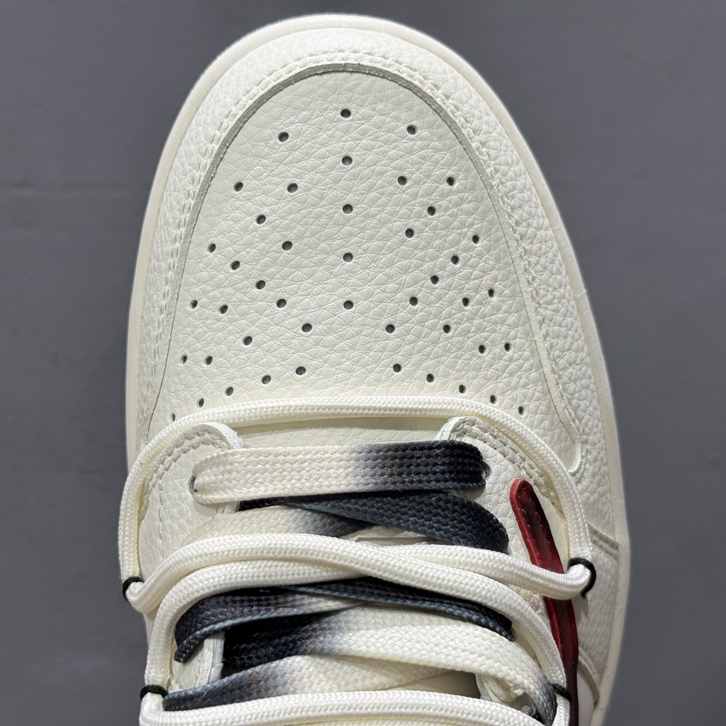 Travis Scott x Fragment Design x Air Jordan 1 Low OG SP AJ1 Supreme联名 红黑勾抽绳 低帮文化休闲板鞋 DM6868-109