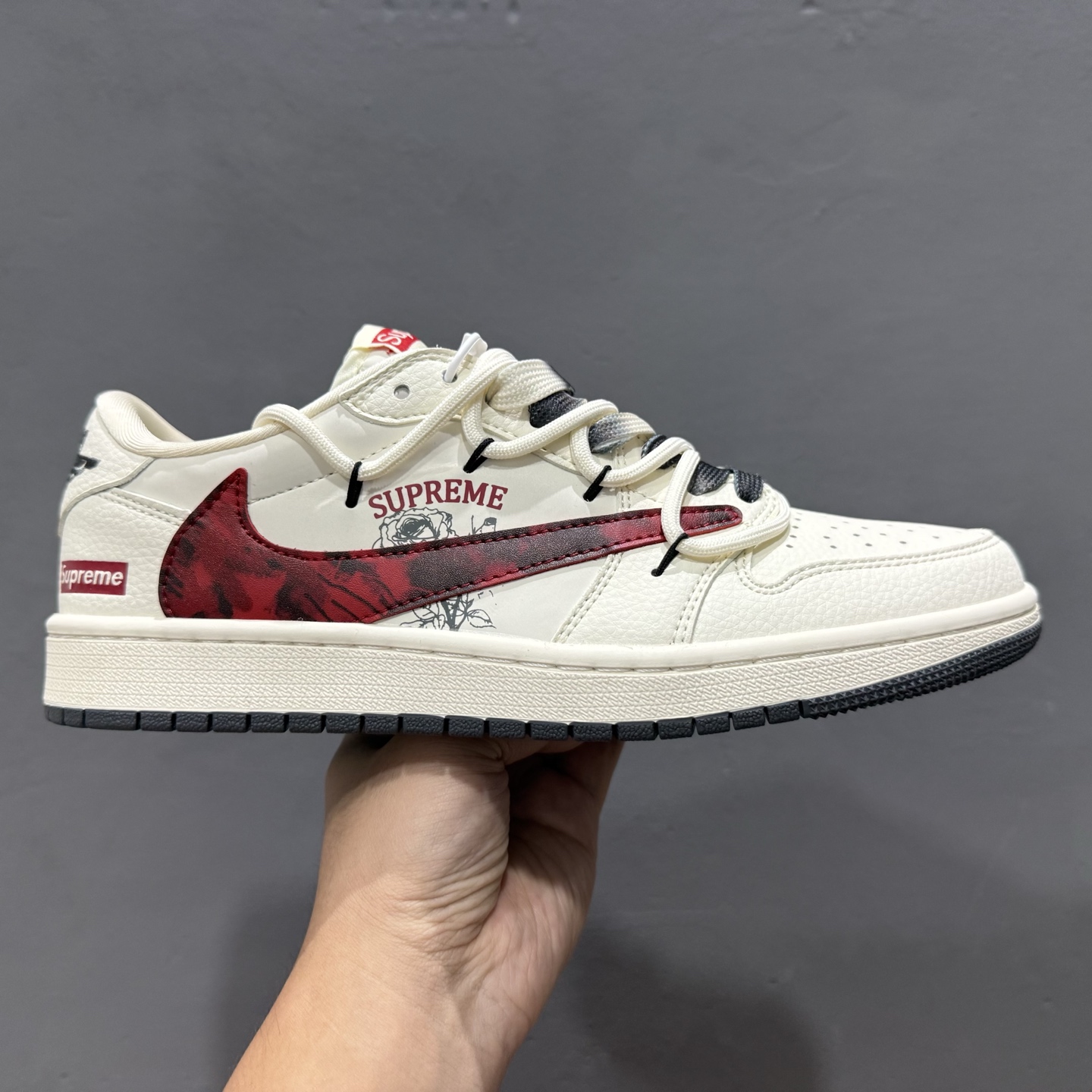 Travis Scott x Fragment Design x Air Jordan 1 Low OG SP AJ1 Supreme联名 红黑勾抽绳 低帮文化休闲板鞋 DM6868-109