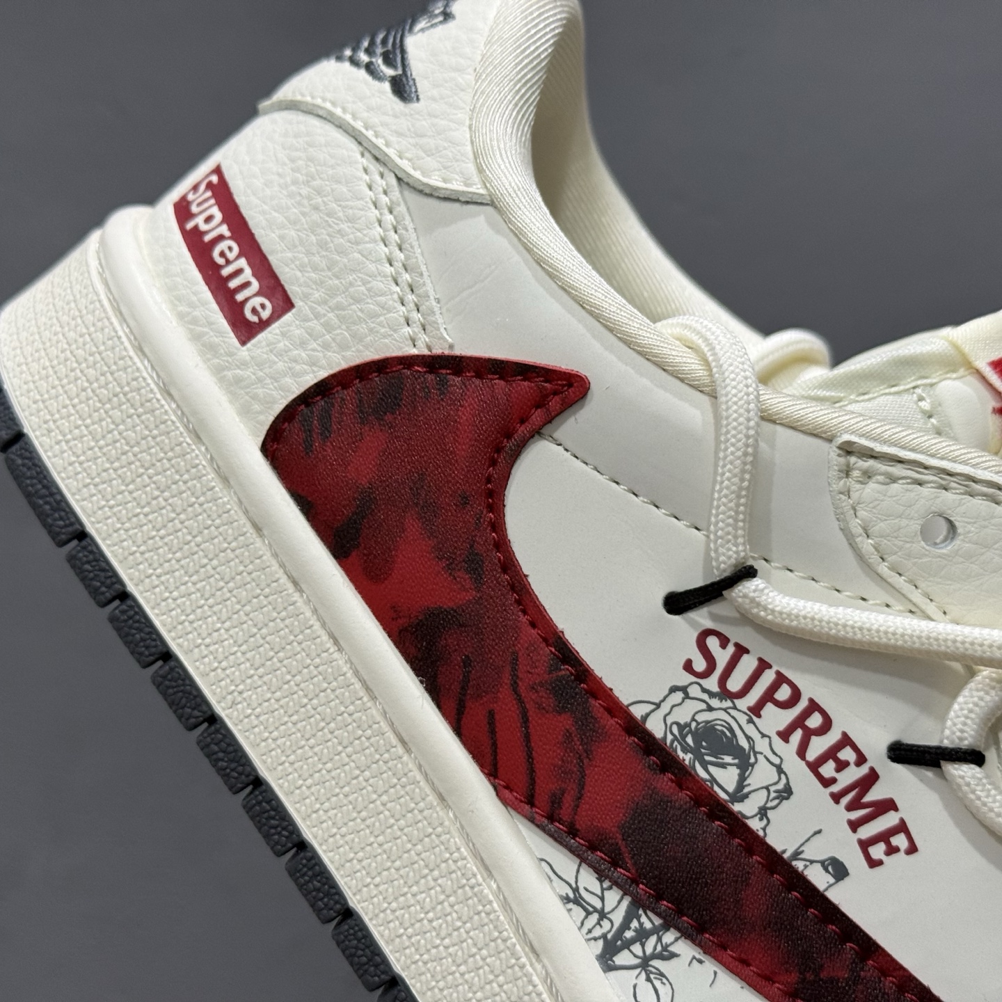 Travis Scott x Fragment Design x Air Jordan 1 Low OG SP AJ1 Supreme联名 红黑勾抽绳 低帮文化休闲板鞋 DM6868-109