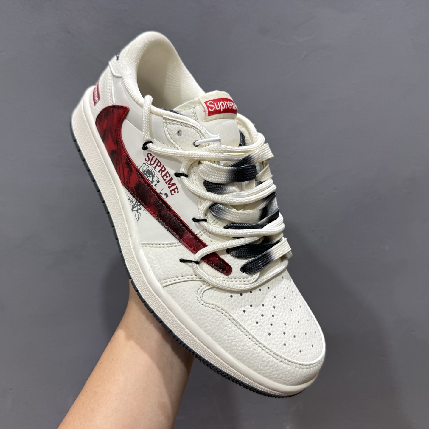 Travis Scott x Fragment Design x Air Jordan 1 Low OG SP AJ1 Supreme联名 红黑勾抽绳 低帮文化休闲板鞋 DM6868-109
