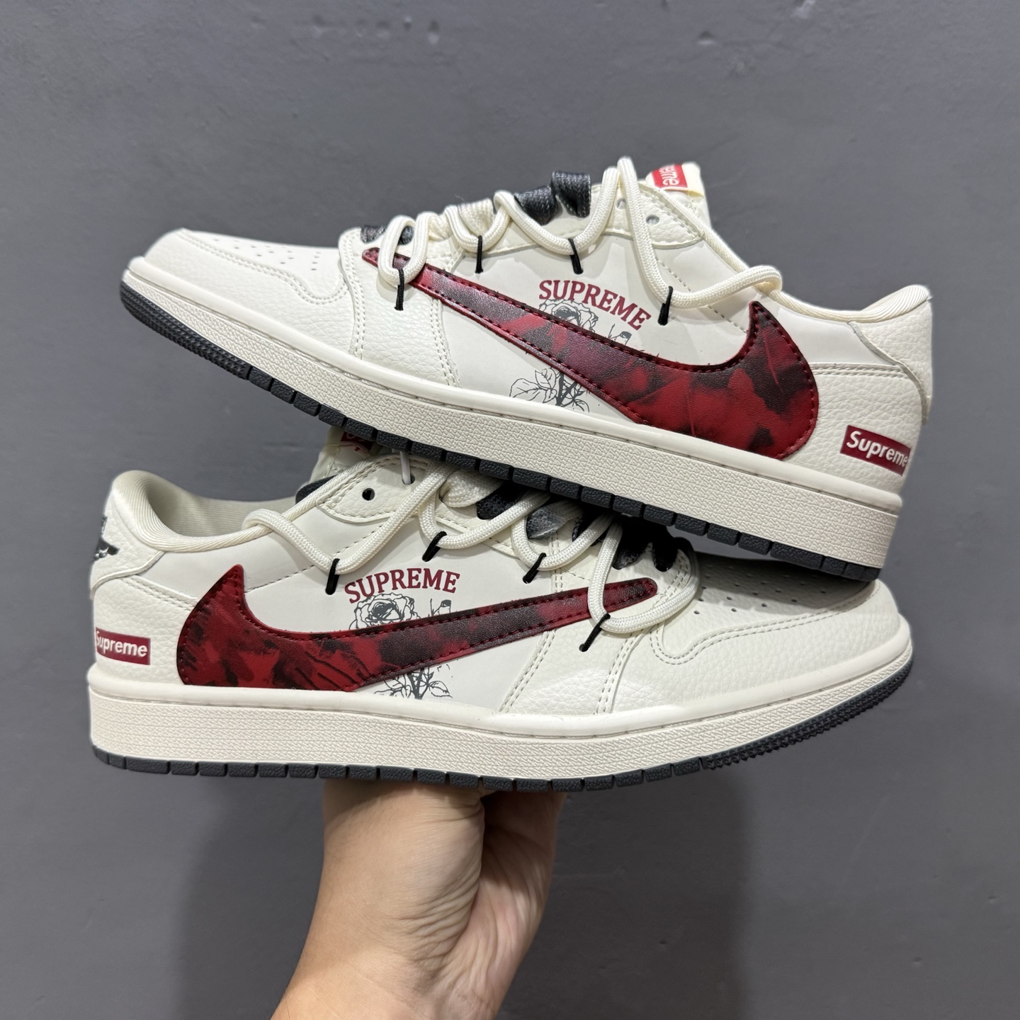 Travis Scott x Fragment Design x Air Jordan 1 Low OG SP AJ1 Supreme联名 红黑勾抽绳 低帮文化休闲板鞋 DM6868-109
